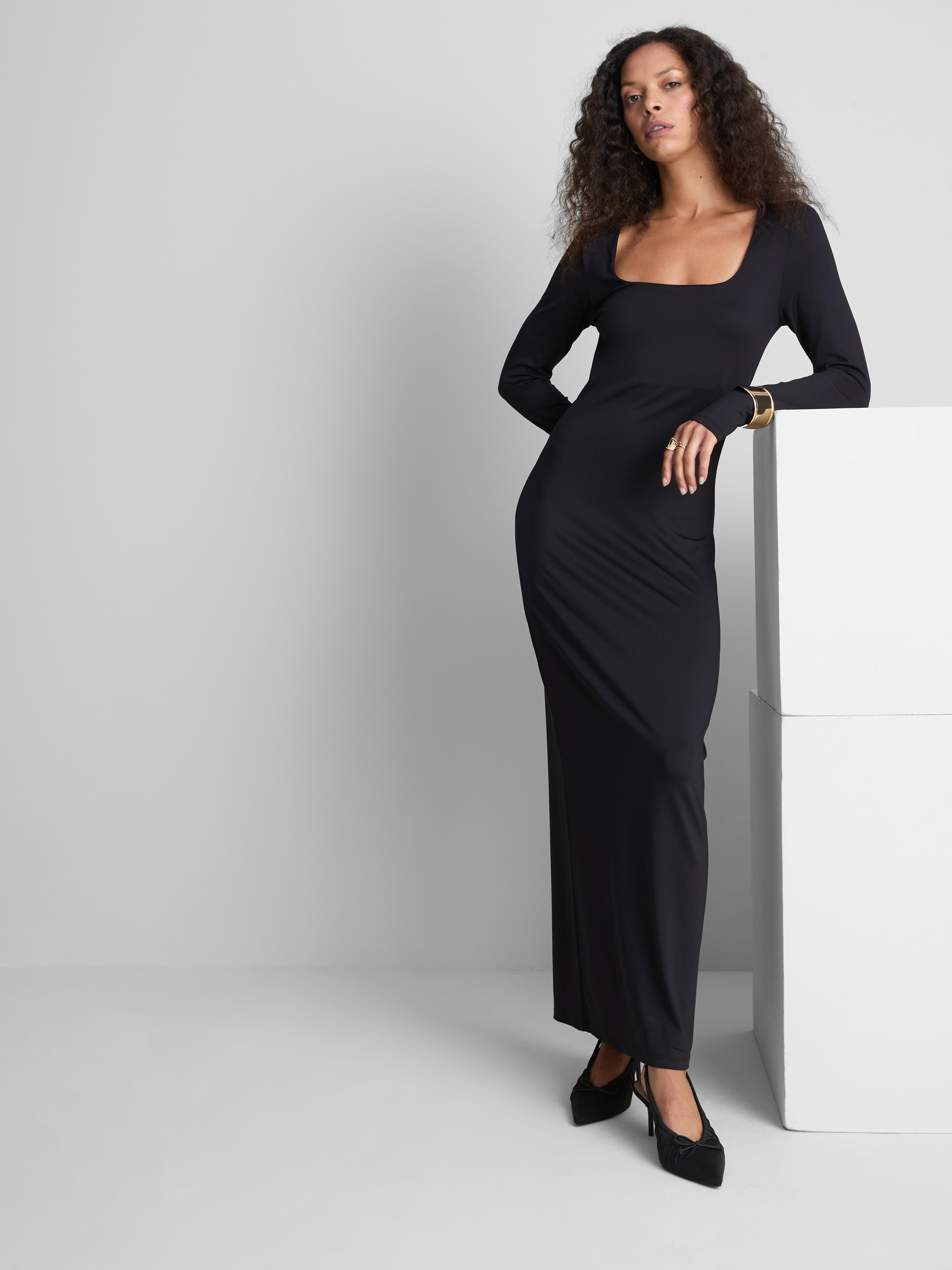 Women's Black Long Sleeve Scoop Neck Maxi Dress