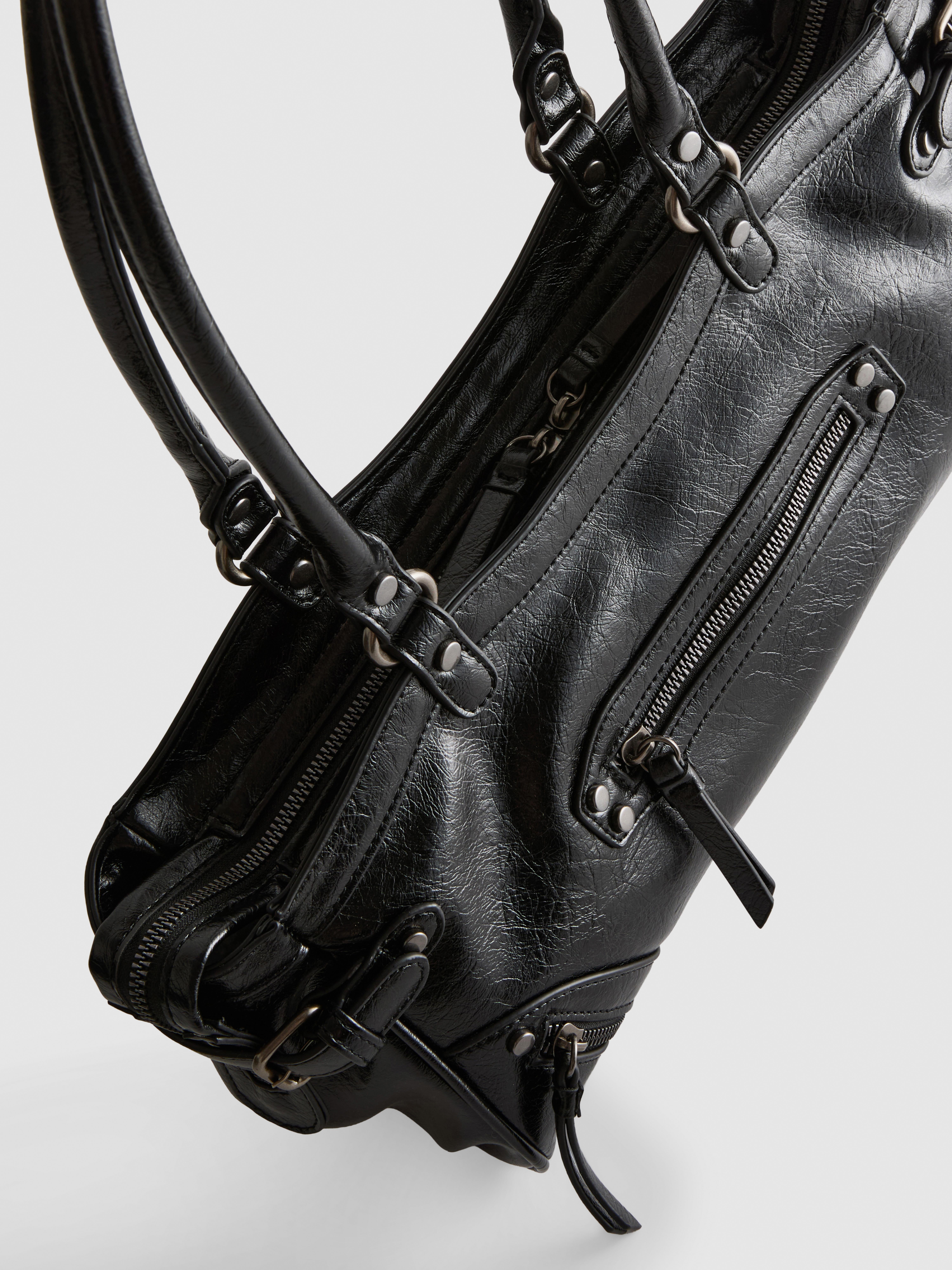 Buckle Detail Shoulder Bag