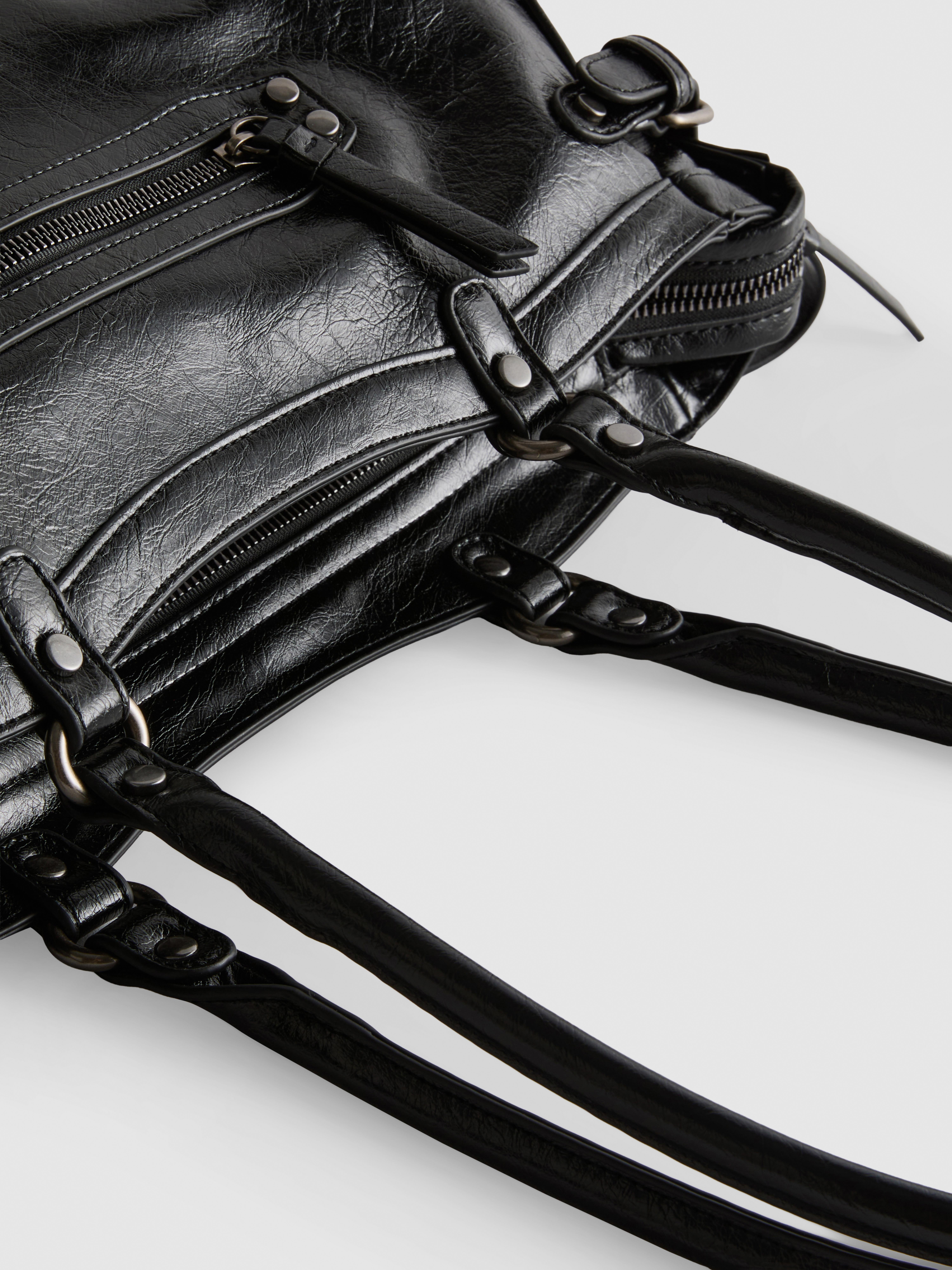 Buckle Detail Shoulder Bag