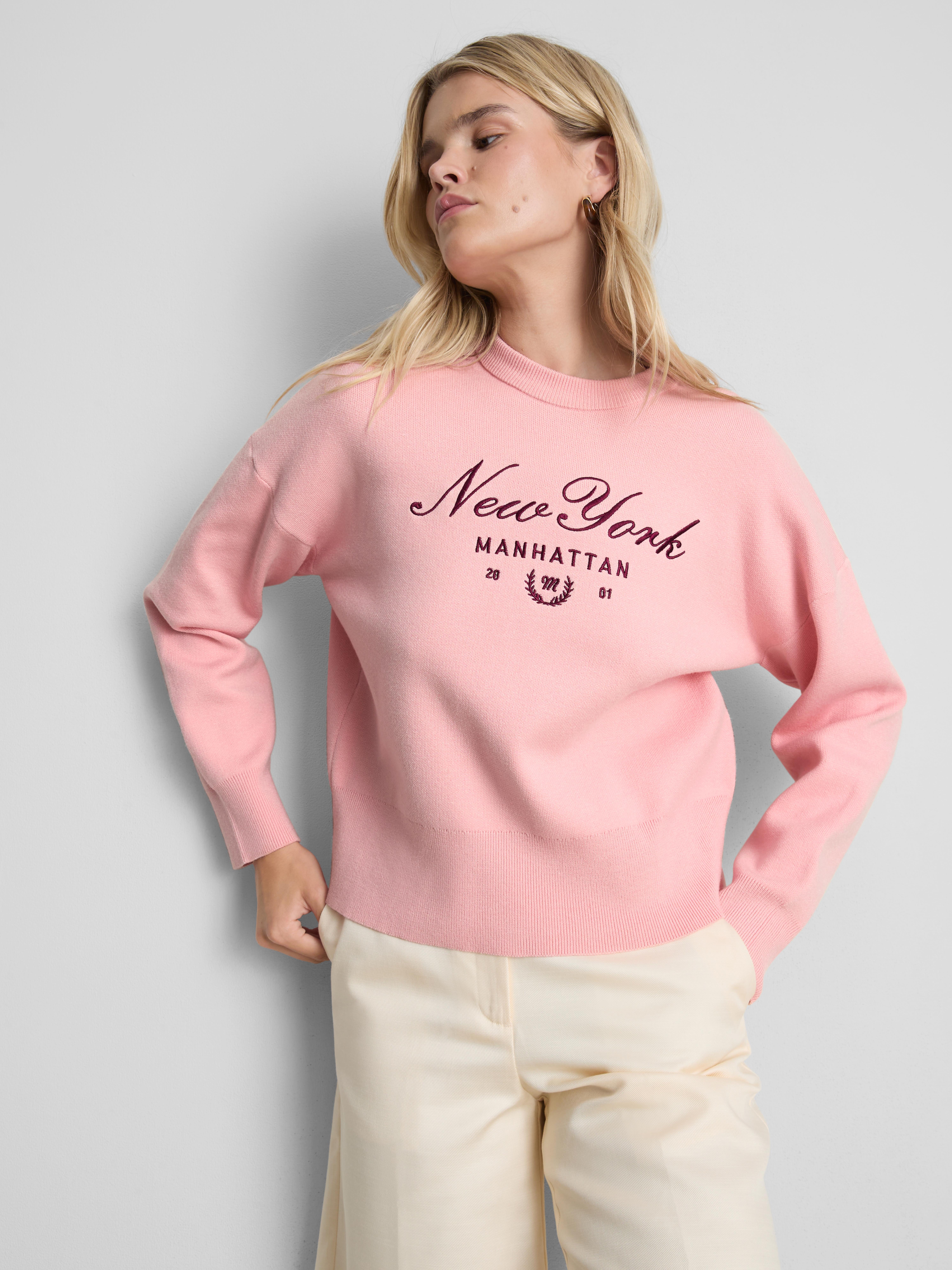 Maglione girocollo con scritta Rosa