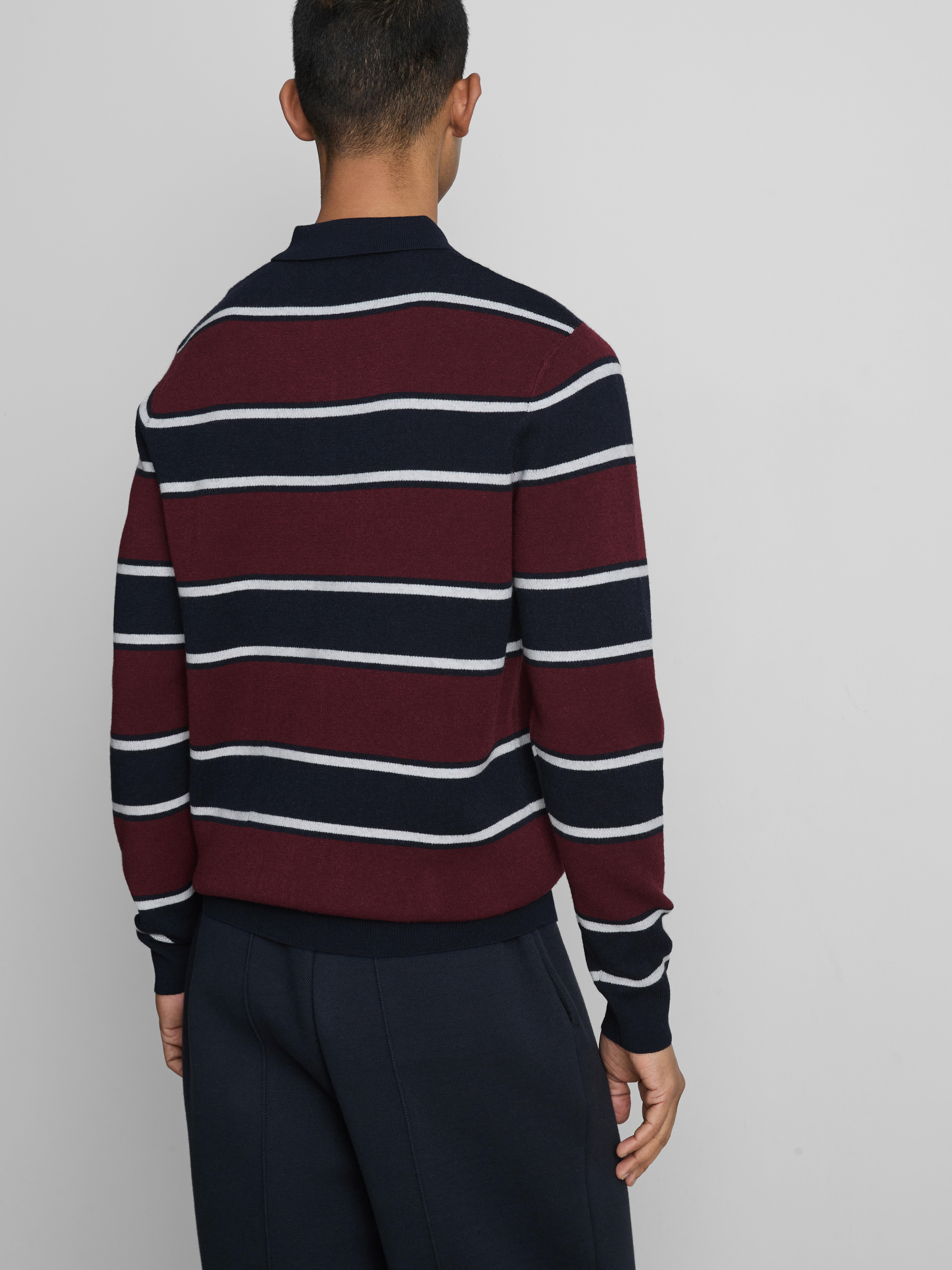Gestrickter Polopullover mit Streifen