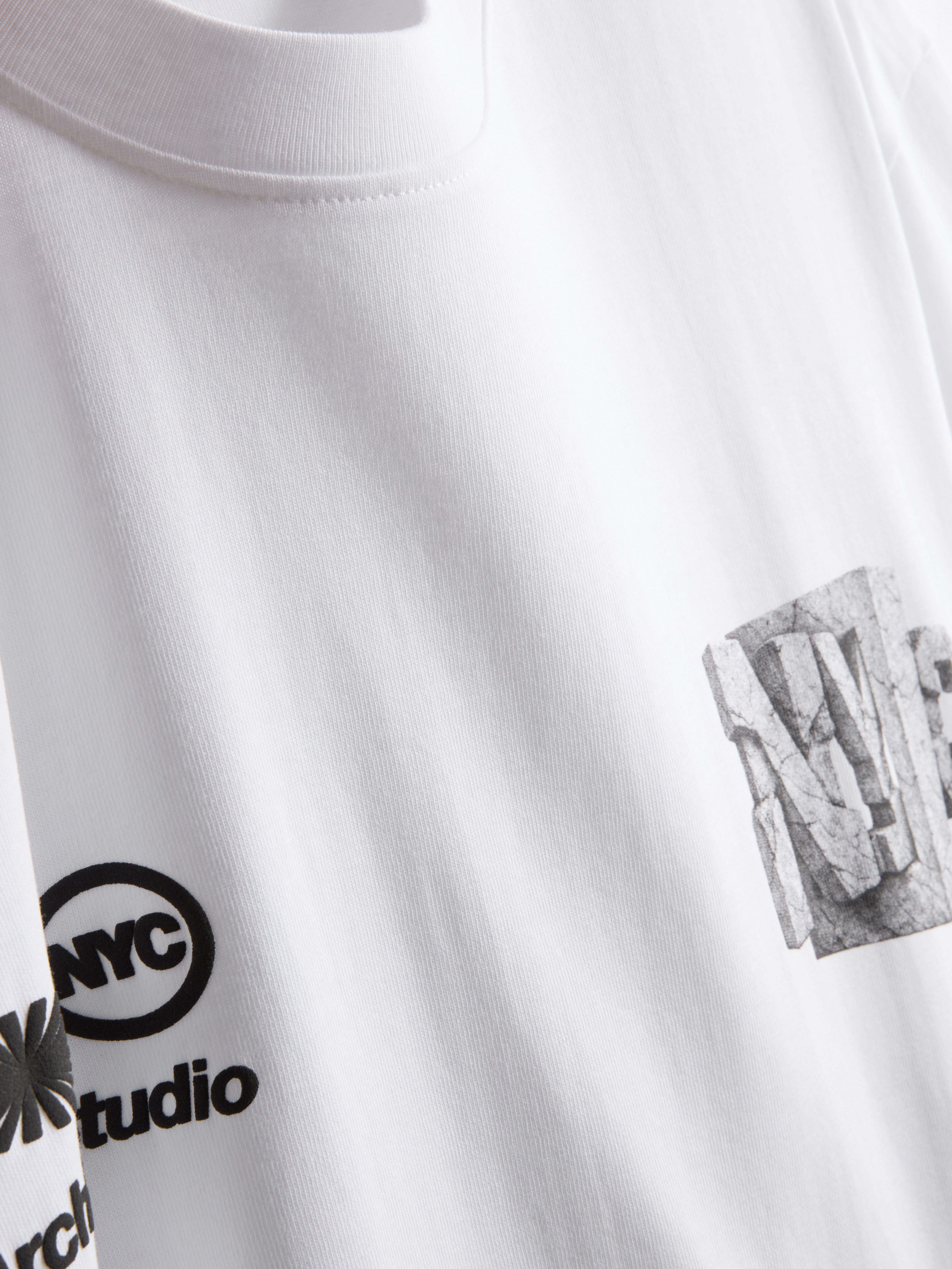 Maglietta con grafica Archive Studio