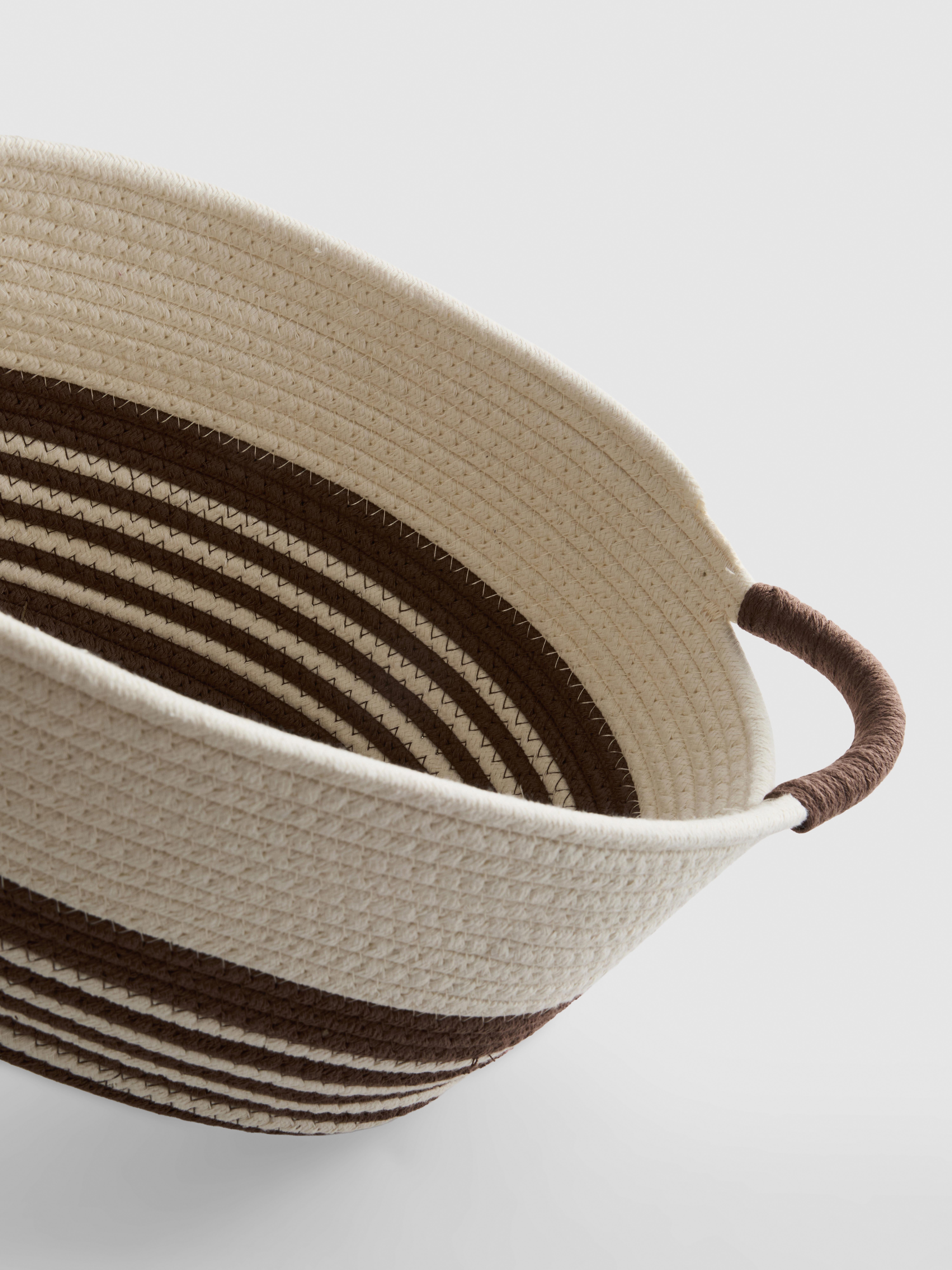 Cesta a rayas
