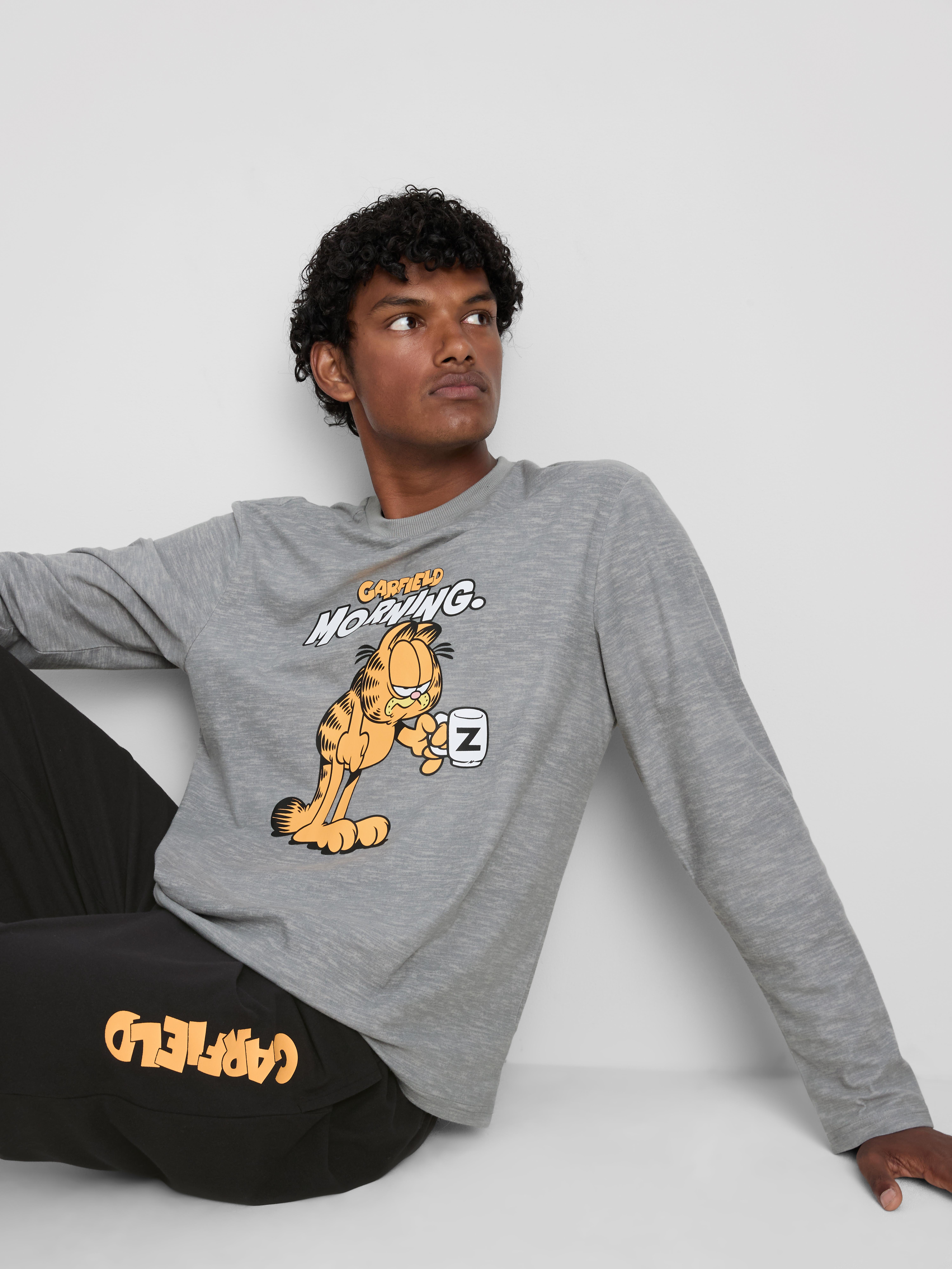 Garfield Graphic Pajama Set