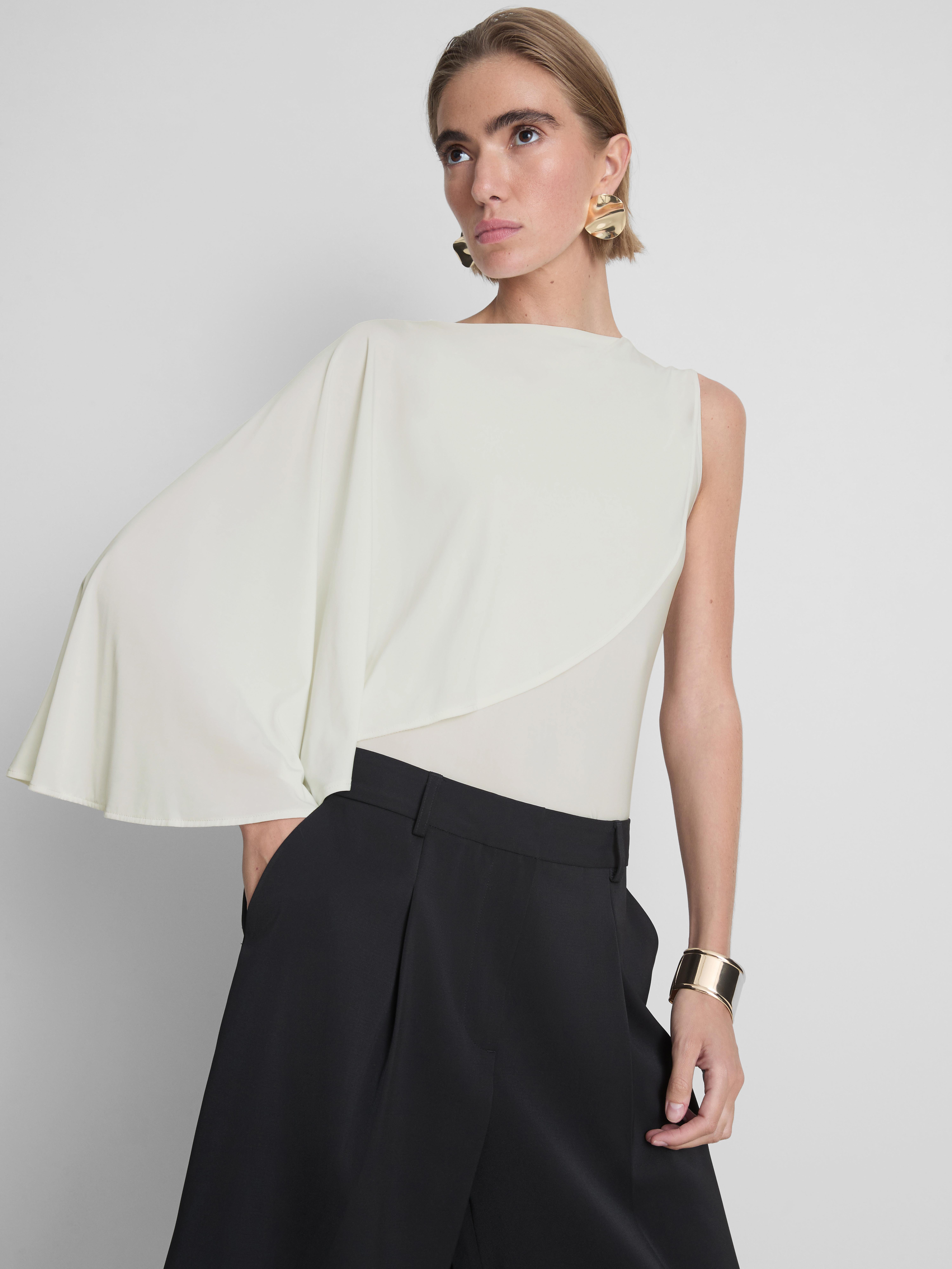 Asymmetric Cape Top