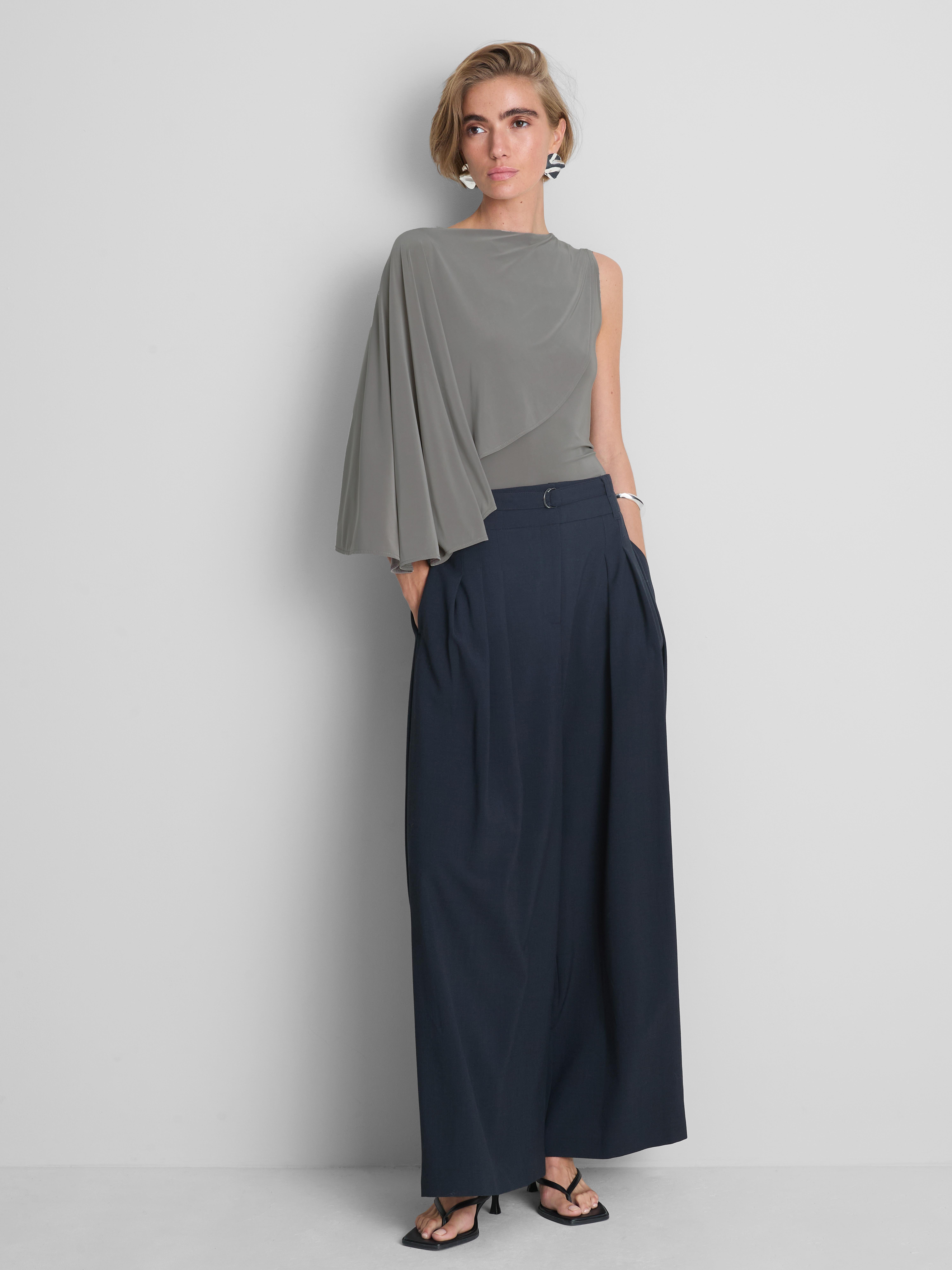 Asymmetric Cape Top Silver