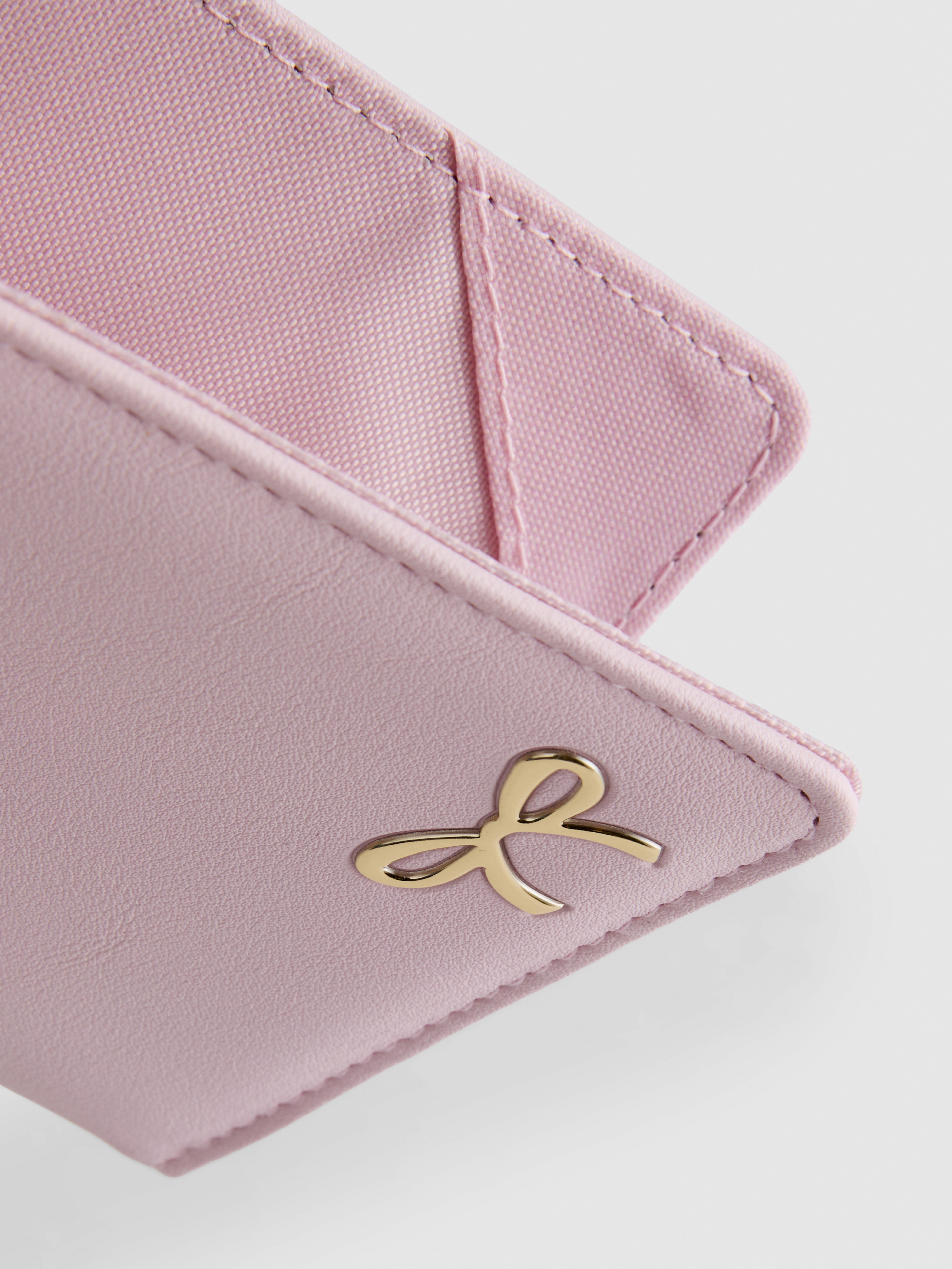 Bow Passport Holder