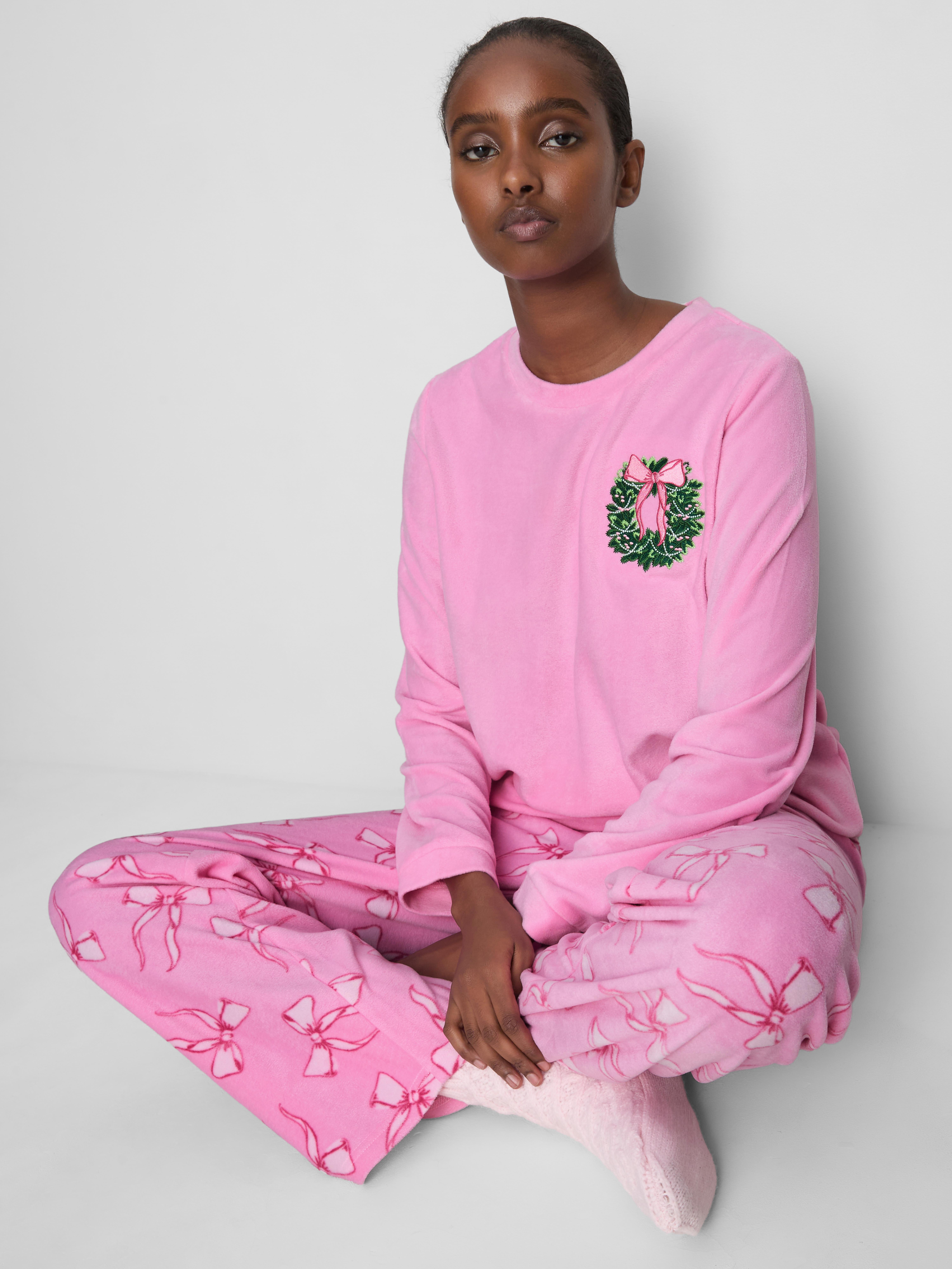 Christmas Wreath Micro-Fleece Pajamas
