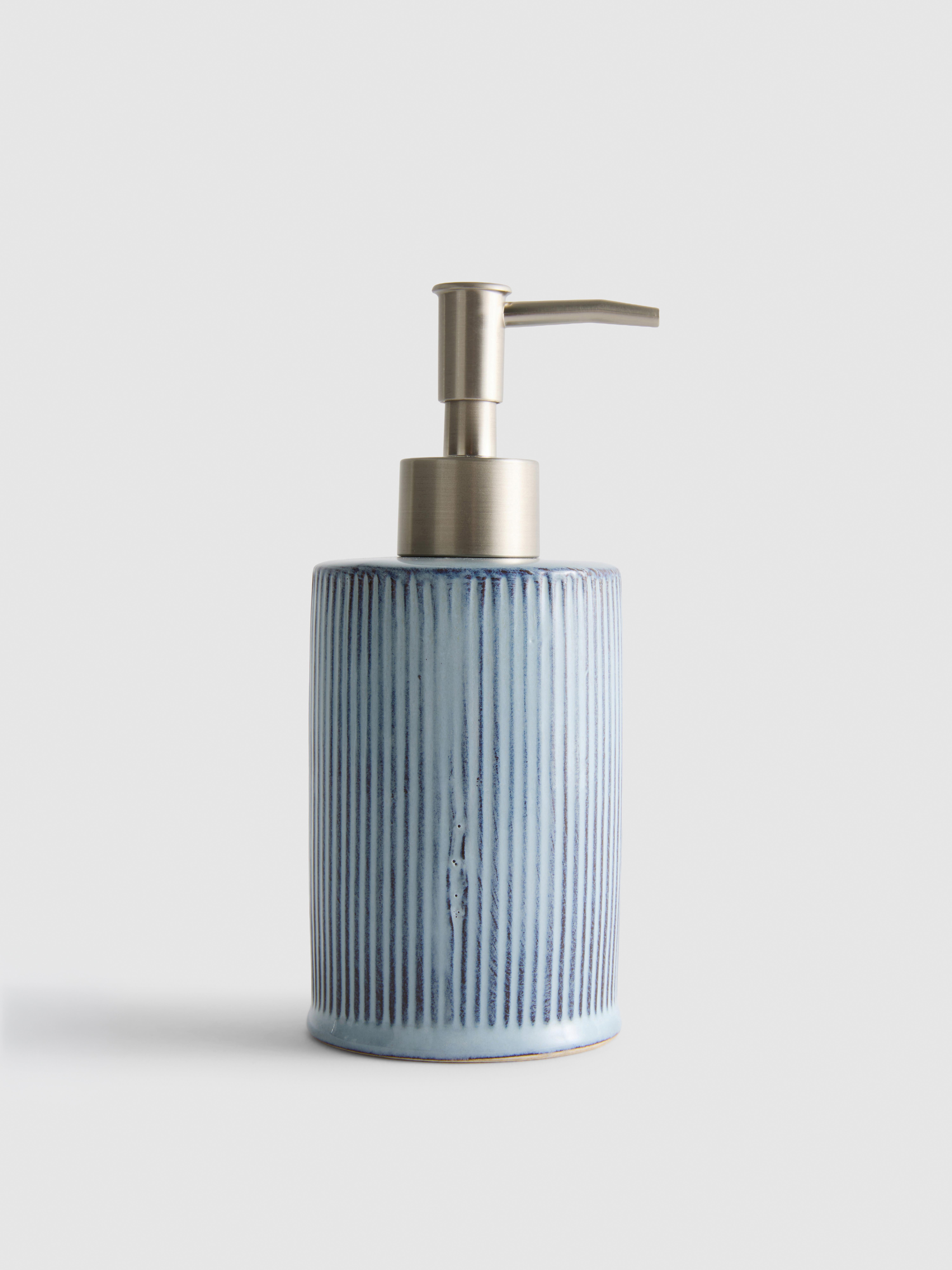Ribbed Soap Dispenser