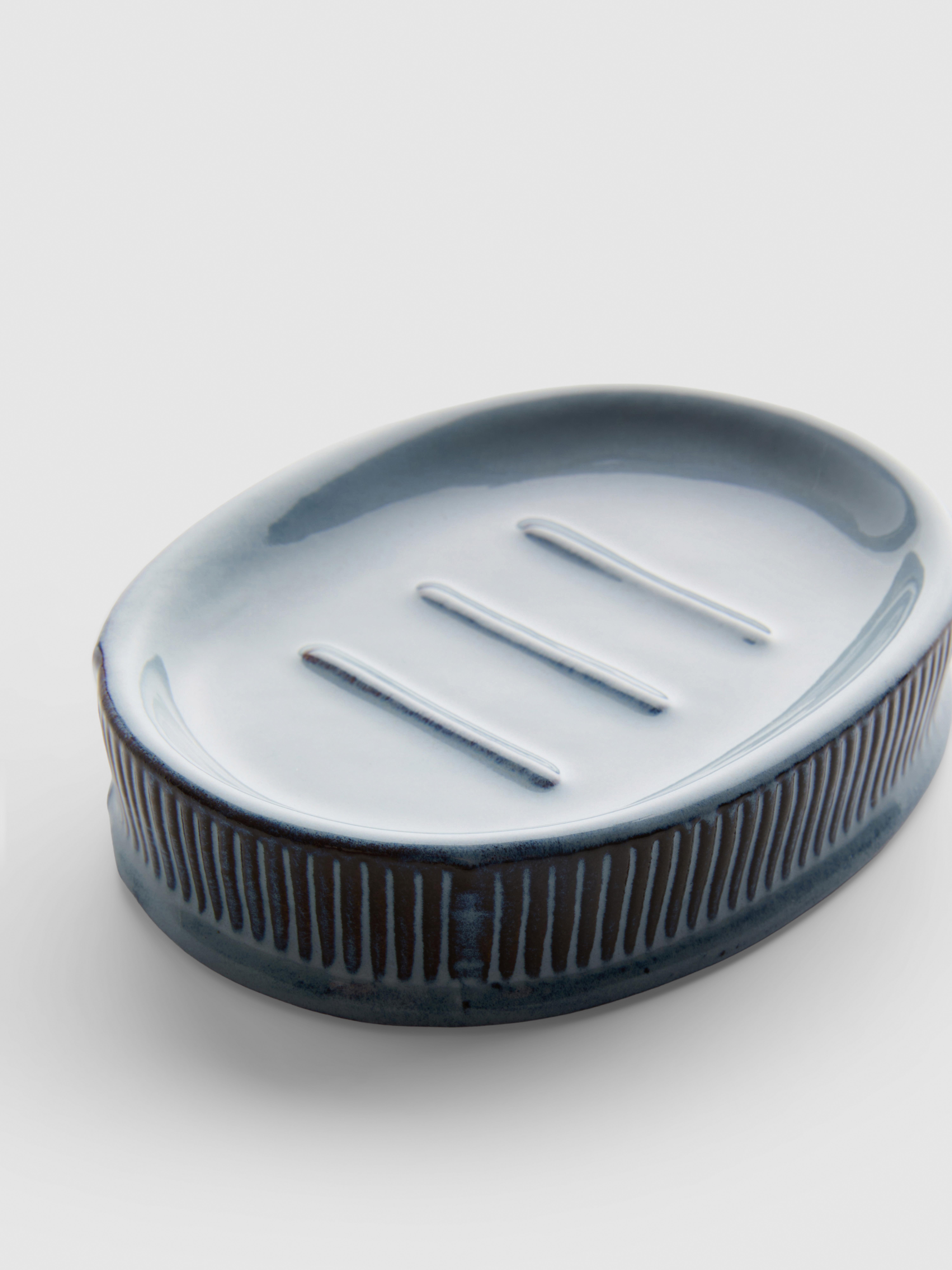 Ribbed Soap Dish