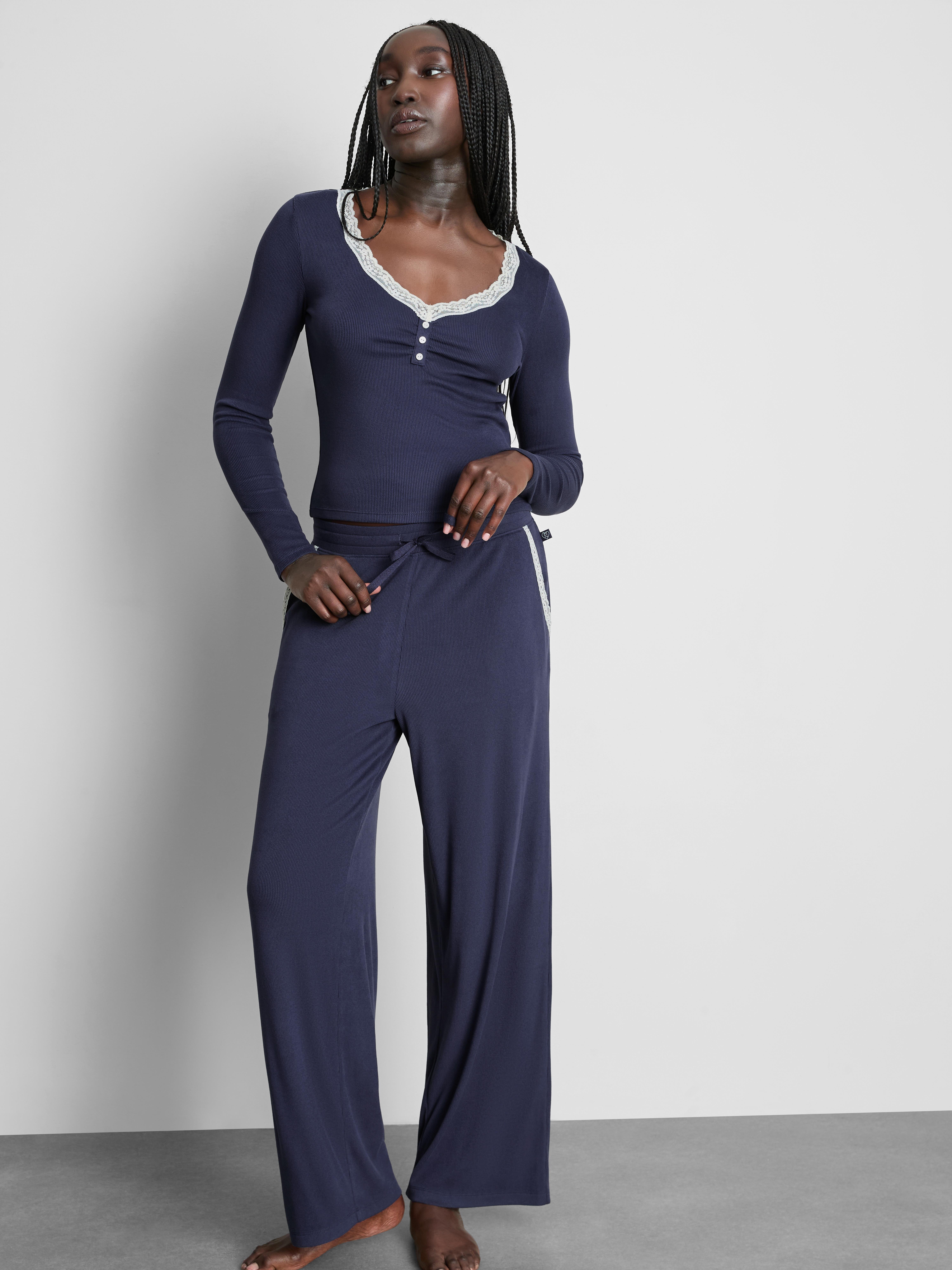 Love To Lounge Lace-Trim Ribbed Long-Sleeve Pajama Top