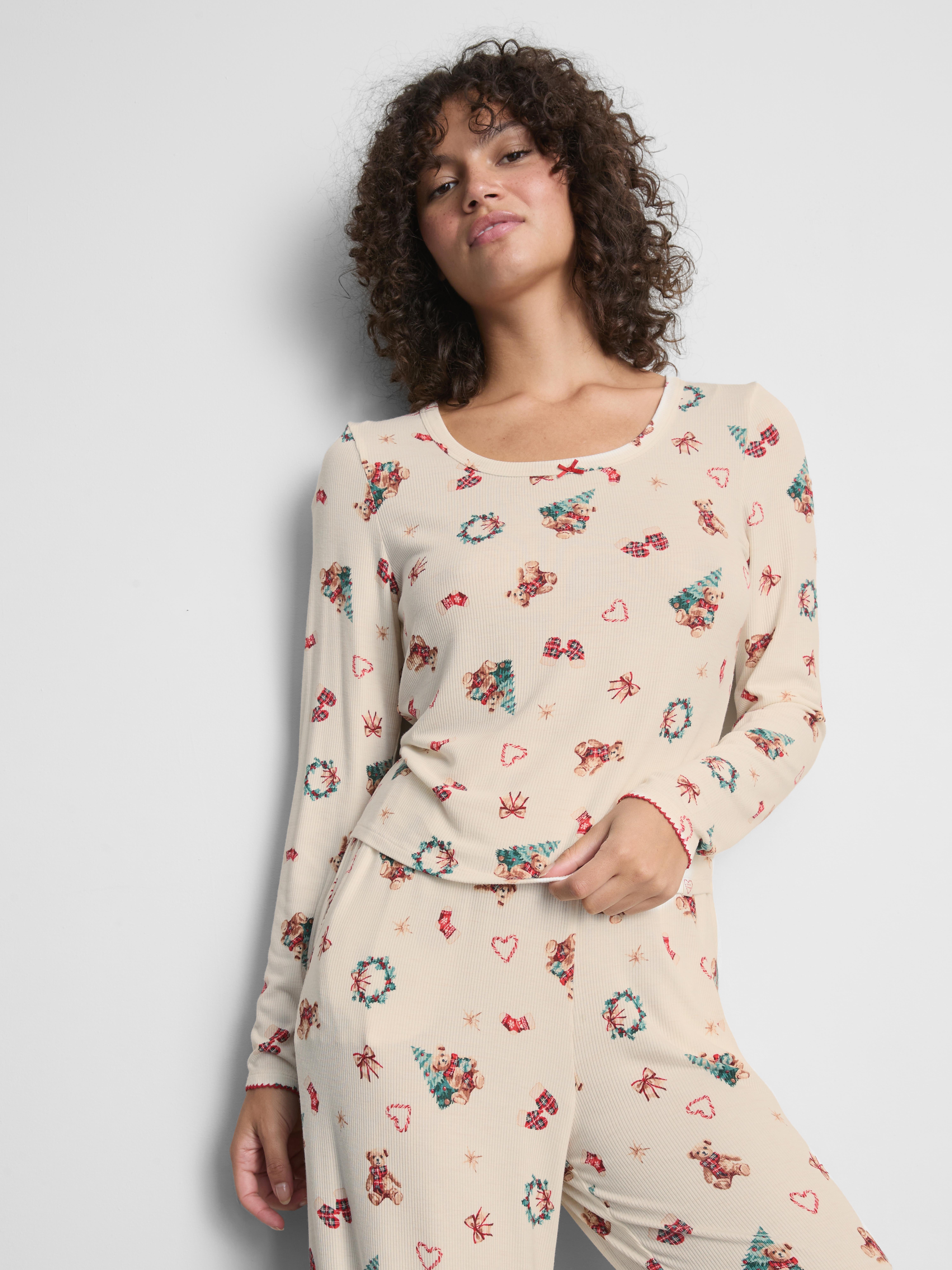 Love To Lounge Christmas Ribbed Bear-Print Pajama Top