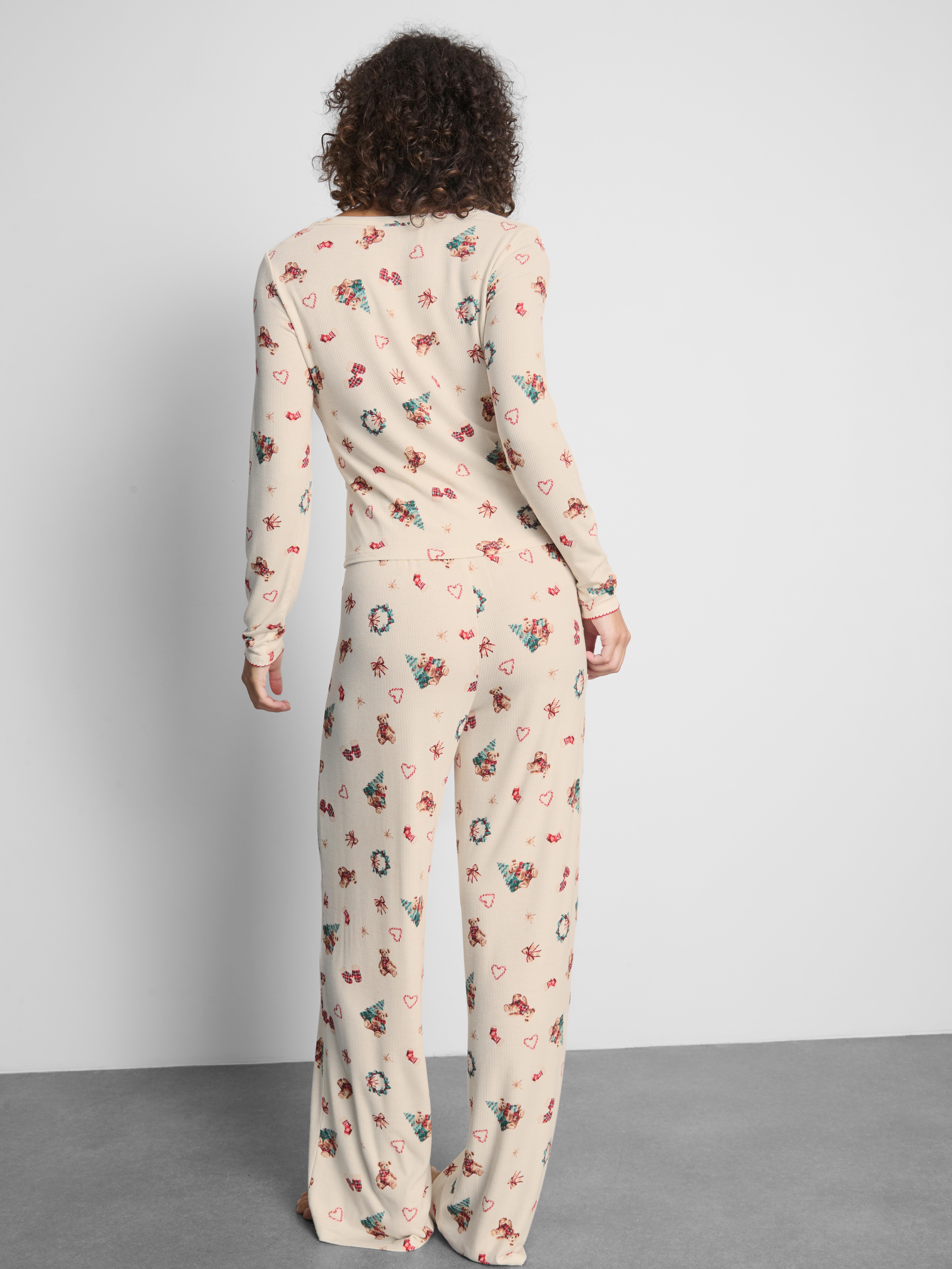 Love To Lounge Christmas Ribbed Bear-Print Pajama Top