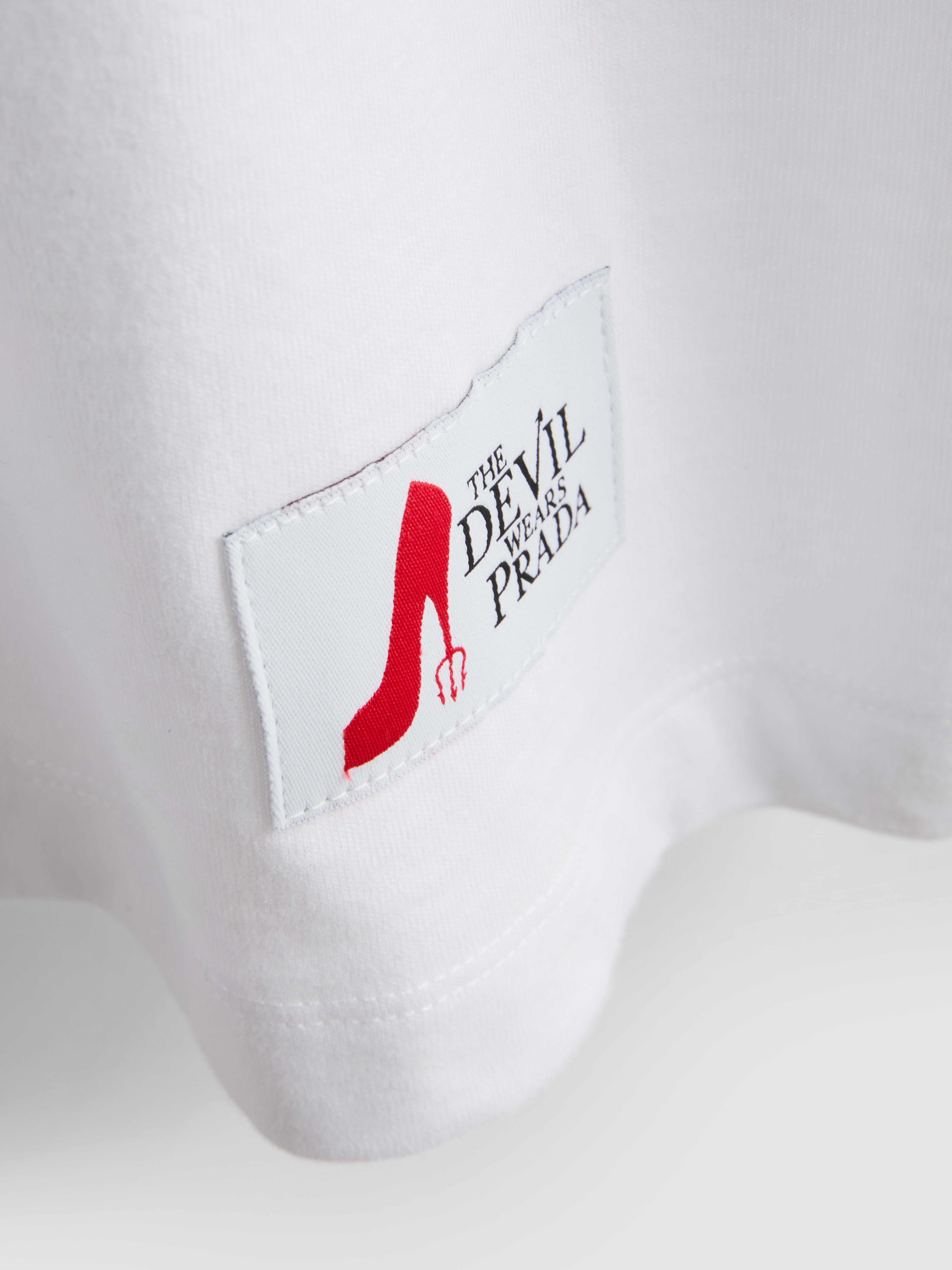„Der Teufel trägt Prada“ Baumwoll-T-Shirt mit Slogan