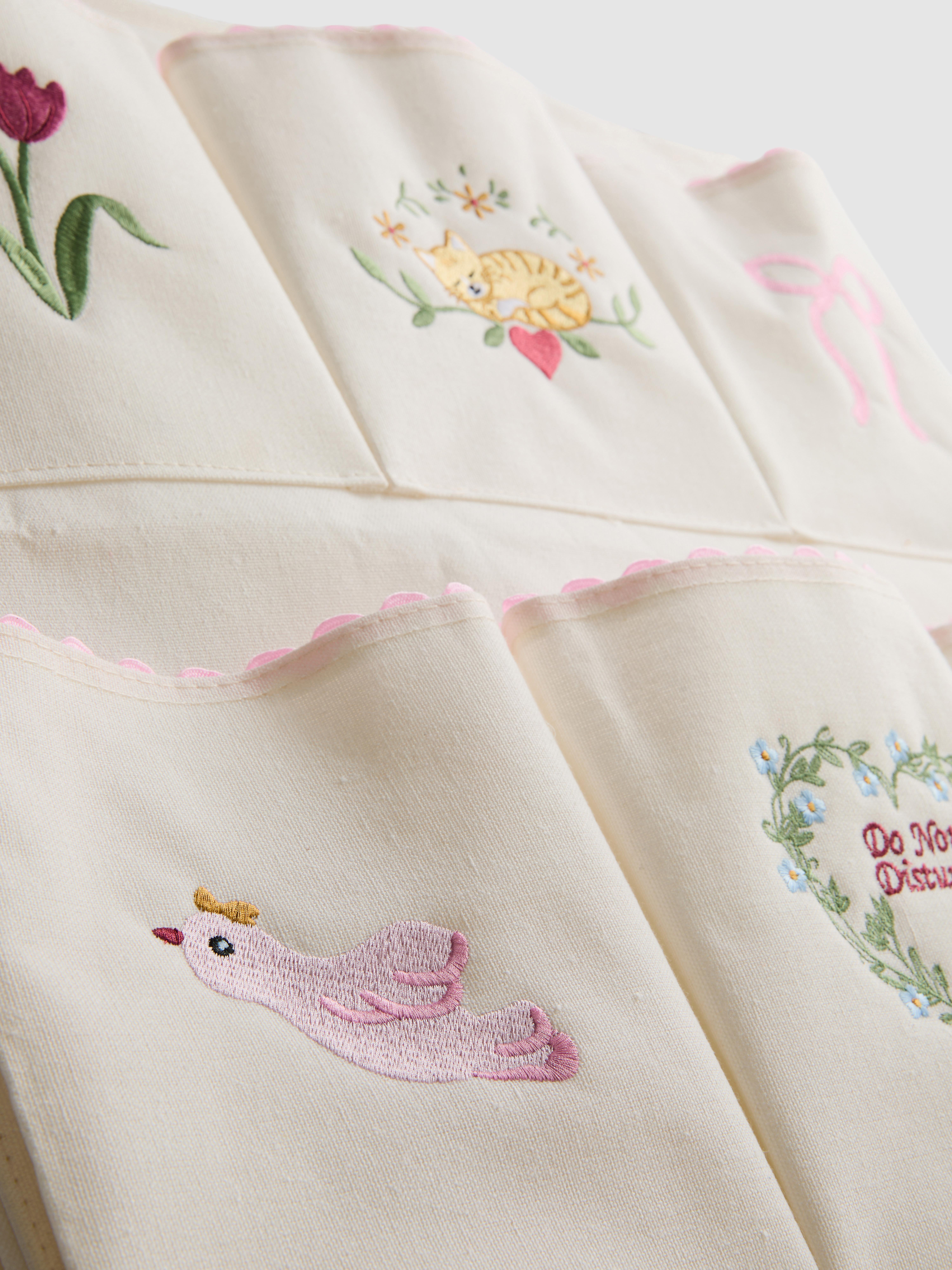 Embroidered Hanging Organiser