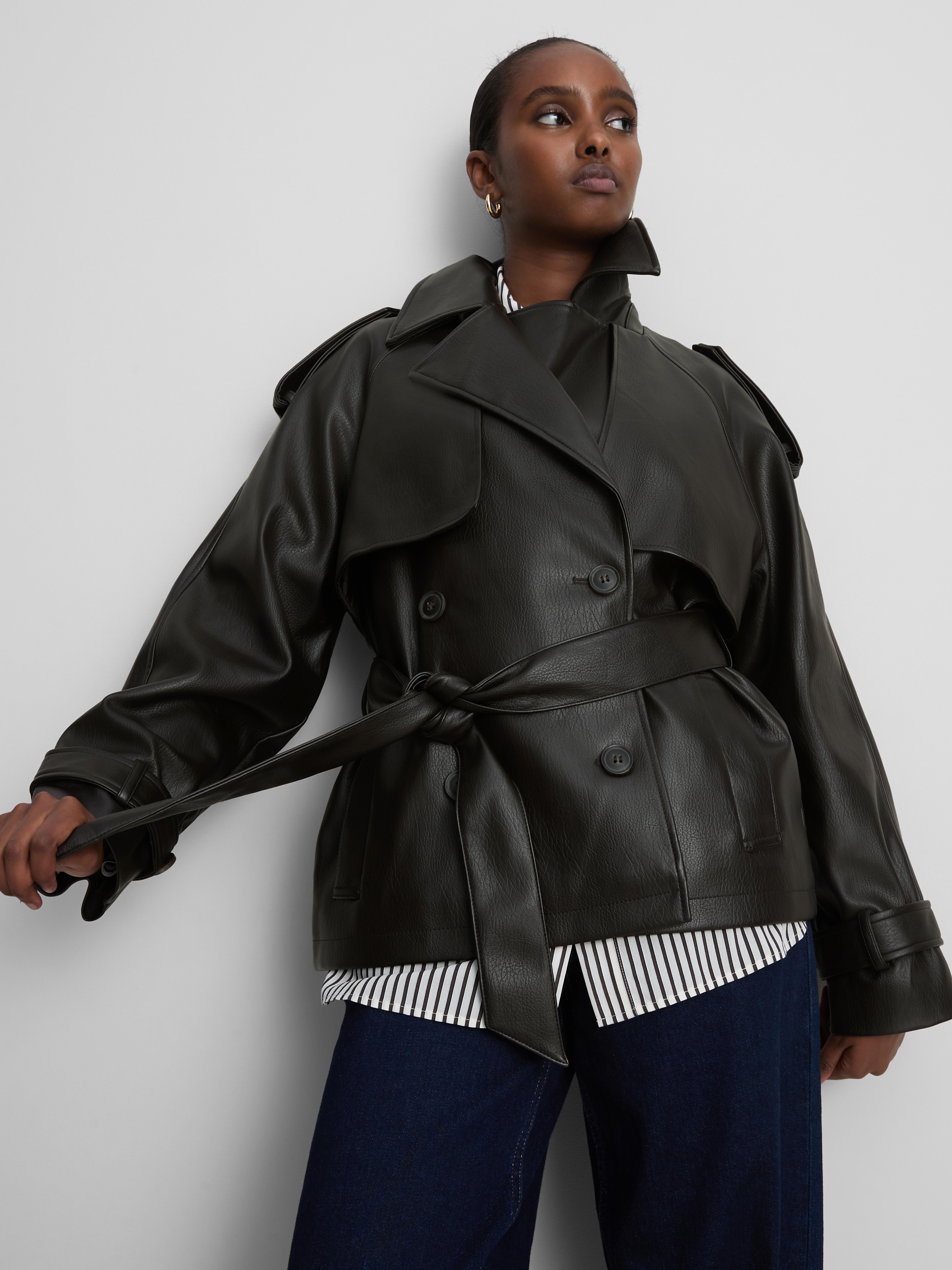 Imperméable en simili cuir avec ceinture