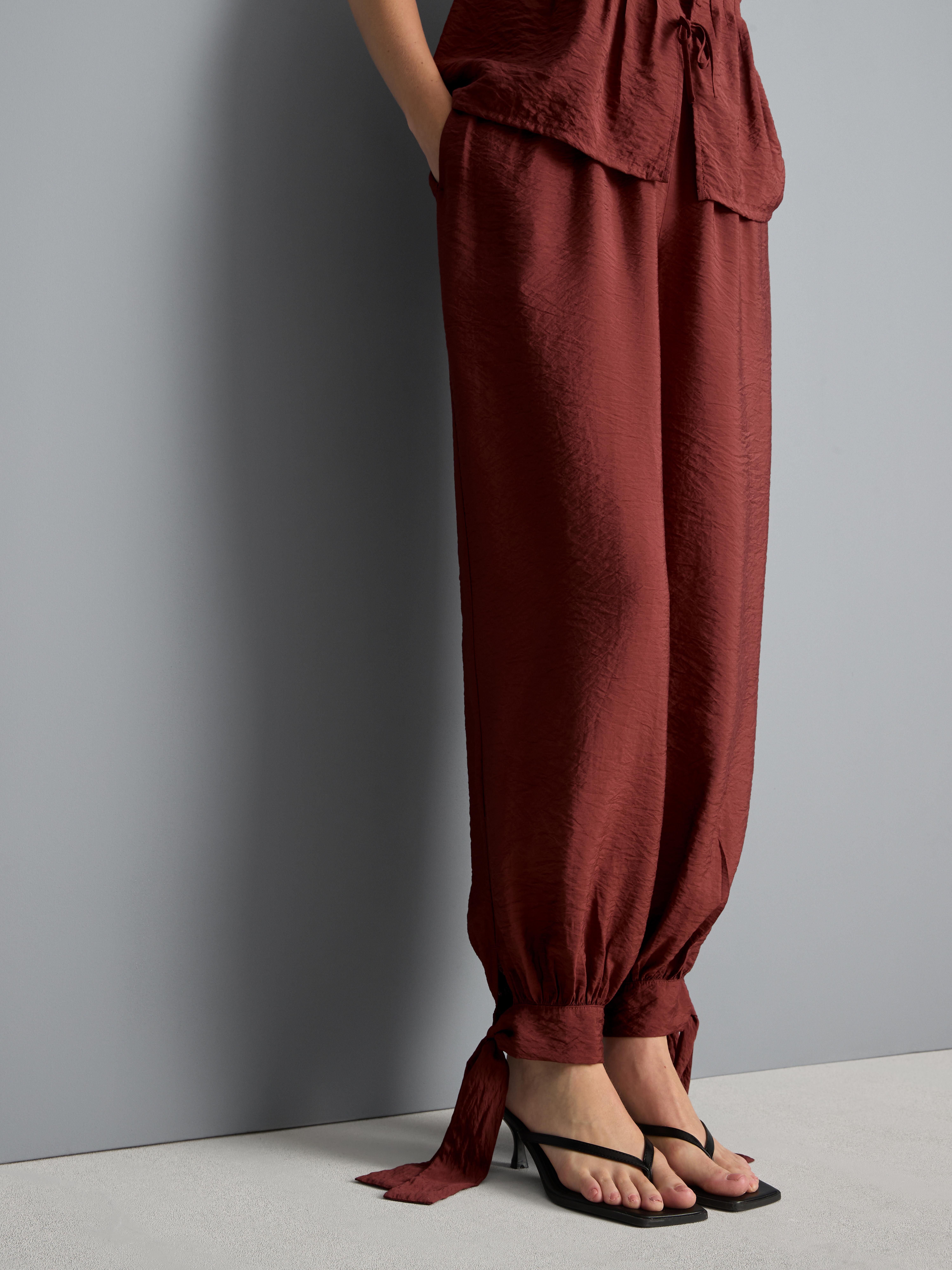Broek met cocoonpijpen en textuur