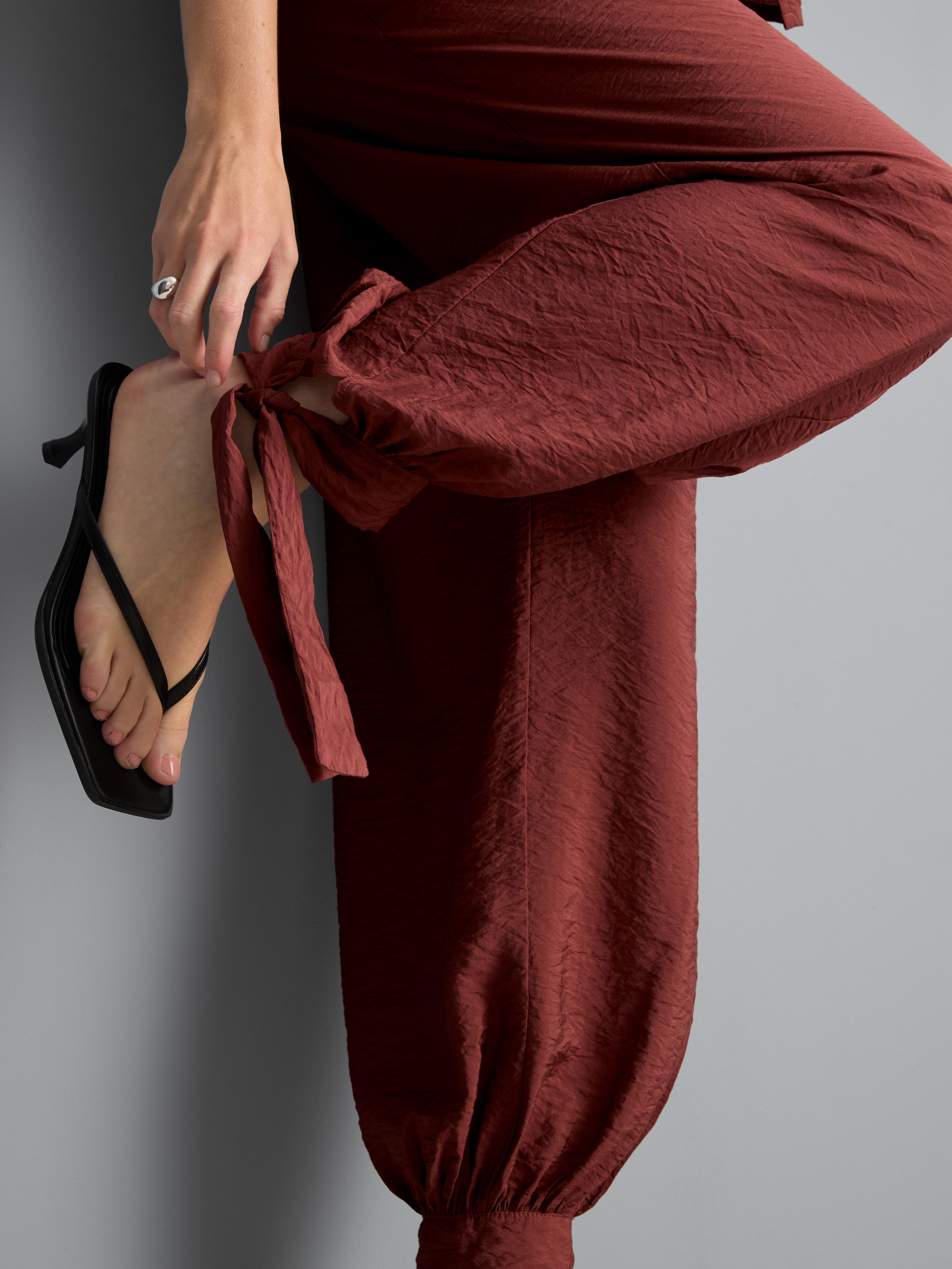 Textured Cocoon Leg Trousers