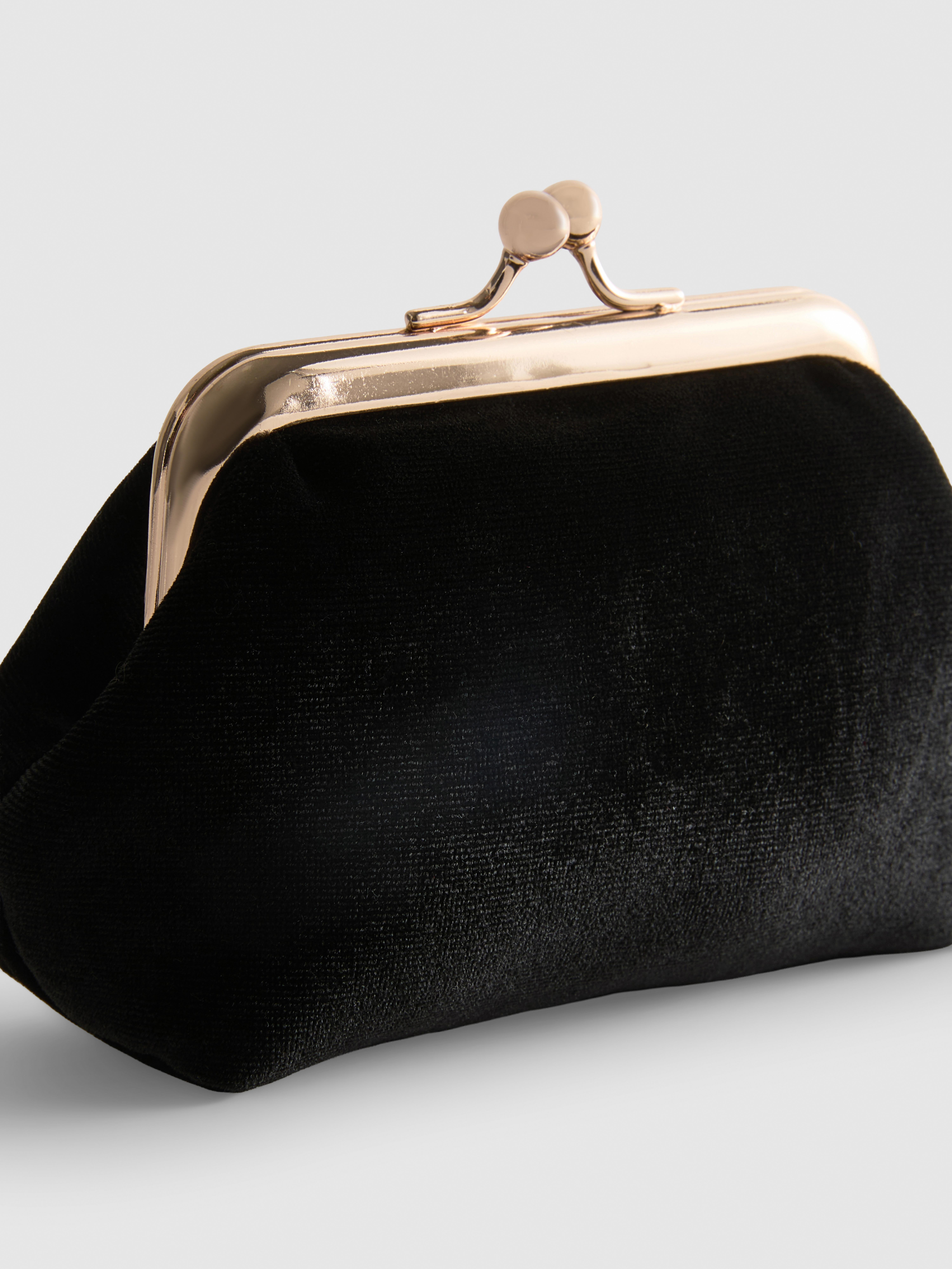 Disney's Hocus Pocus Clasp Purse