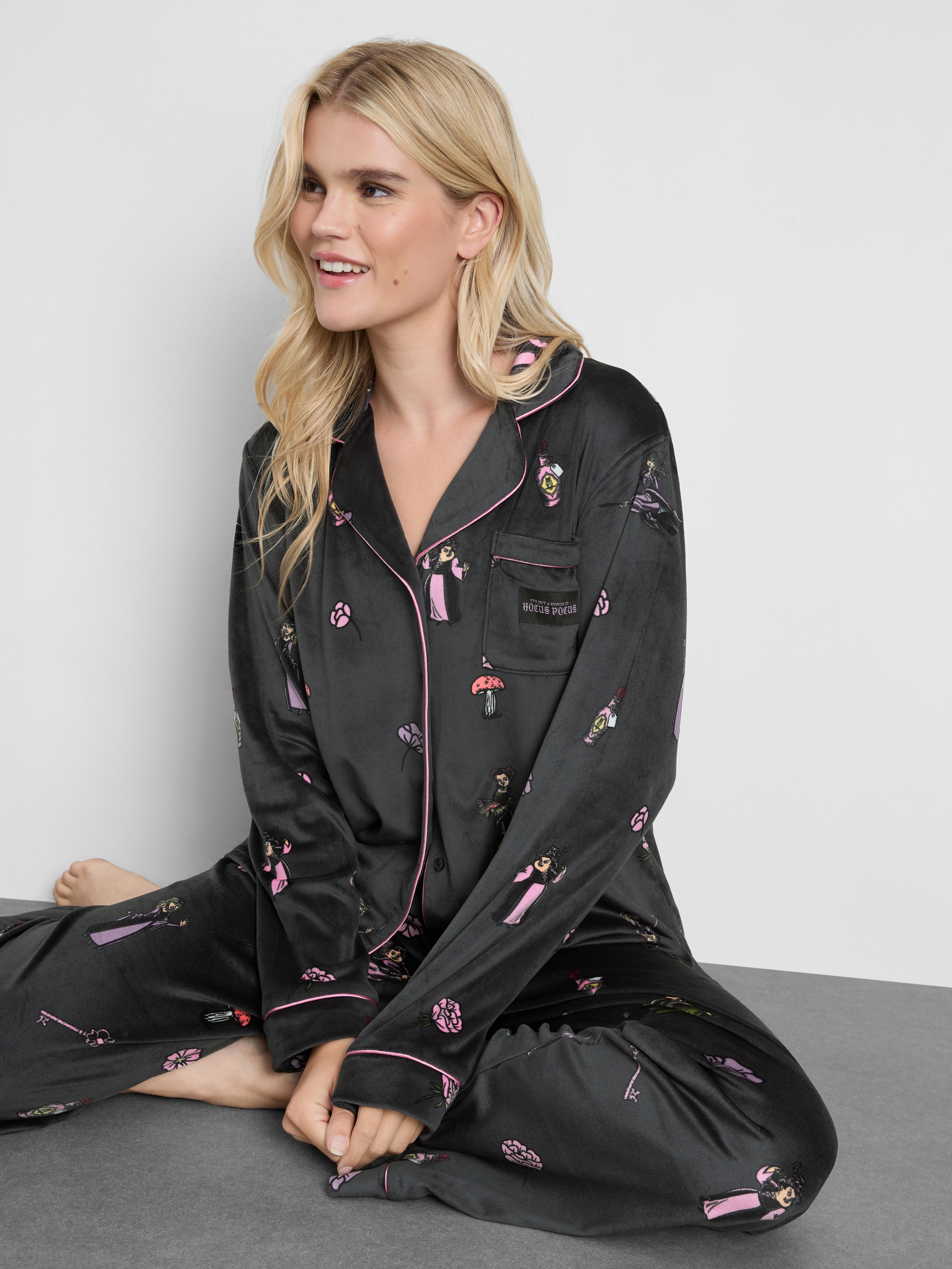 Disney's Hocus Pocus Graphic Boyfriend Pajamas