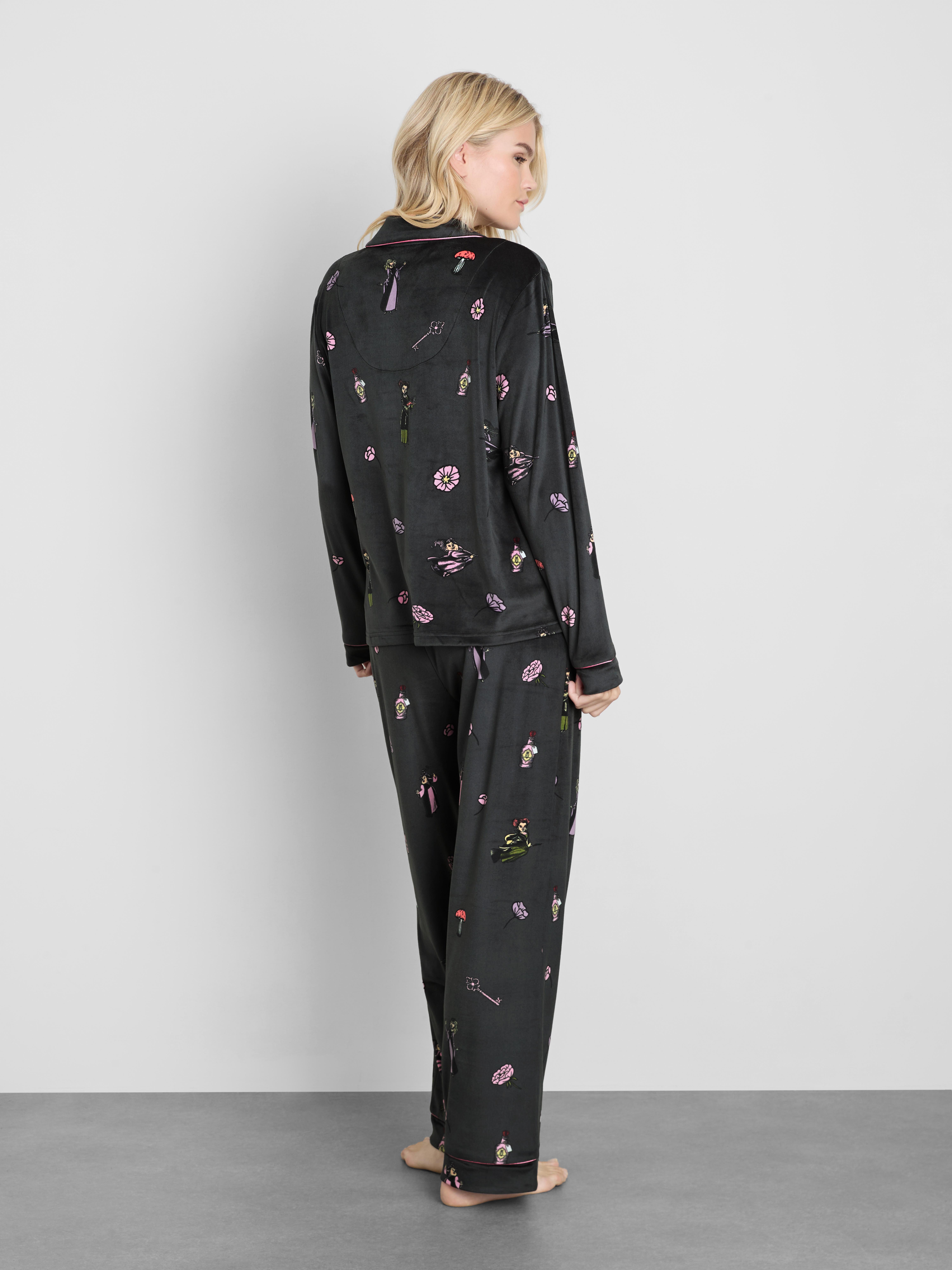 Disney's Hocus Pocus Graphic Boyfriend Pajamas