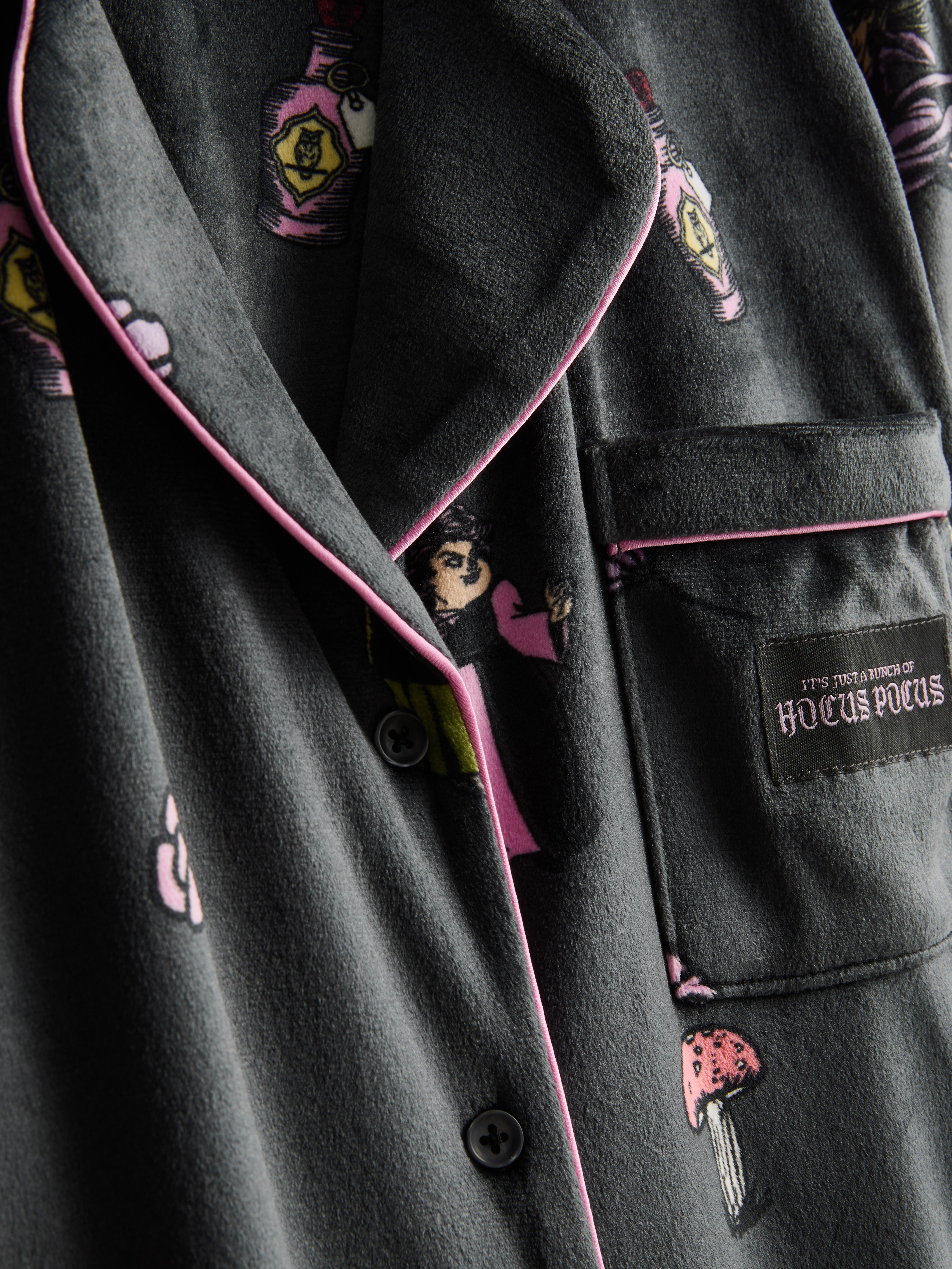 Disney's Hocus Pocus Graphic Boyfriend Pajamas