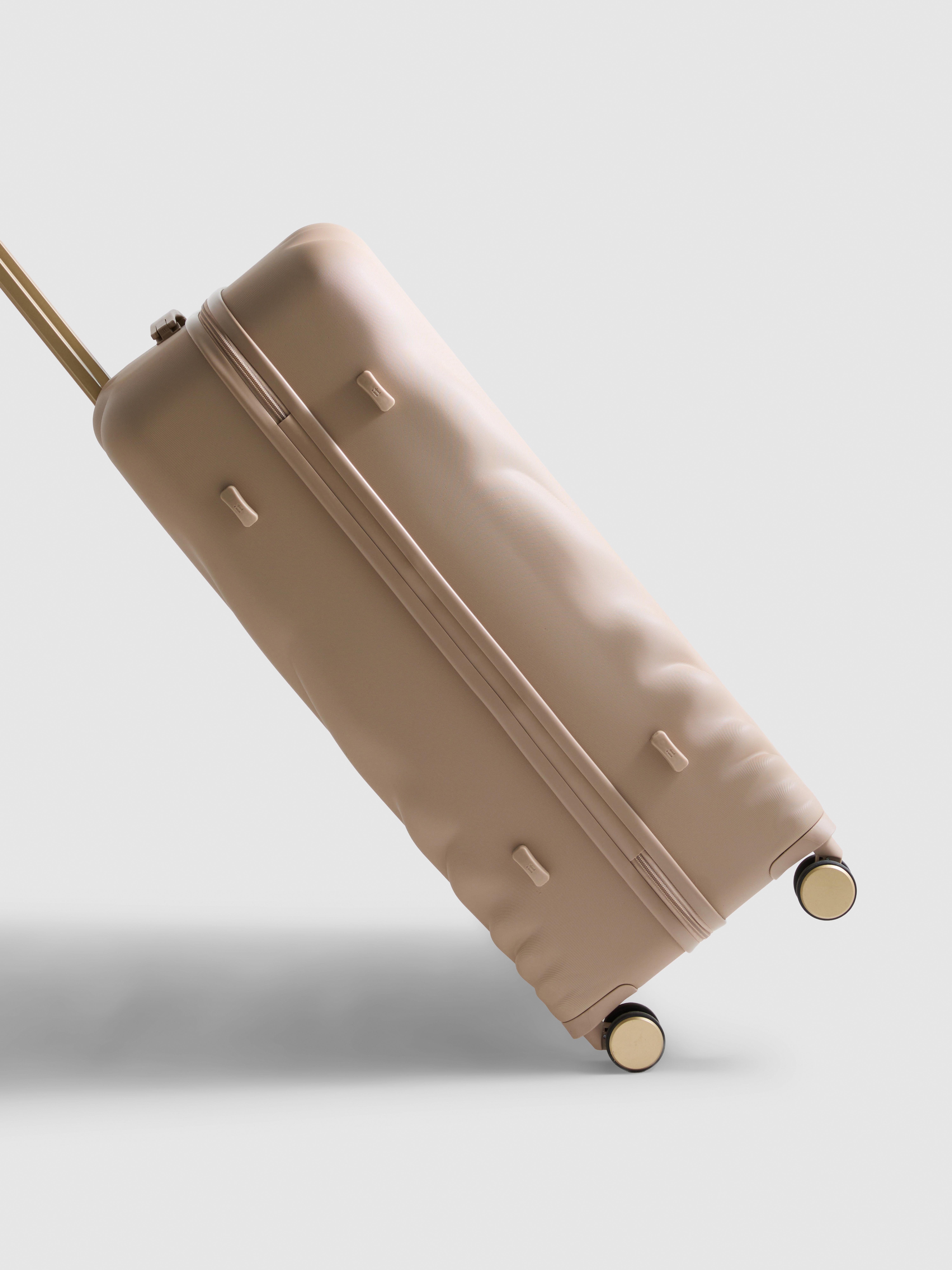 „it Luggage“ Hartschalenkoffer mit Muschelrand