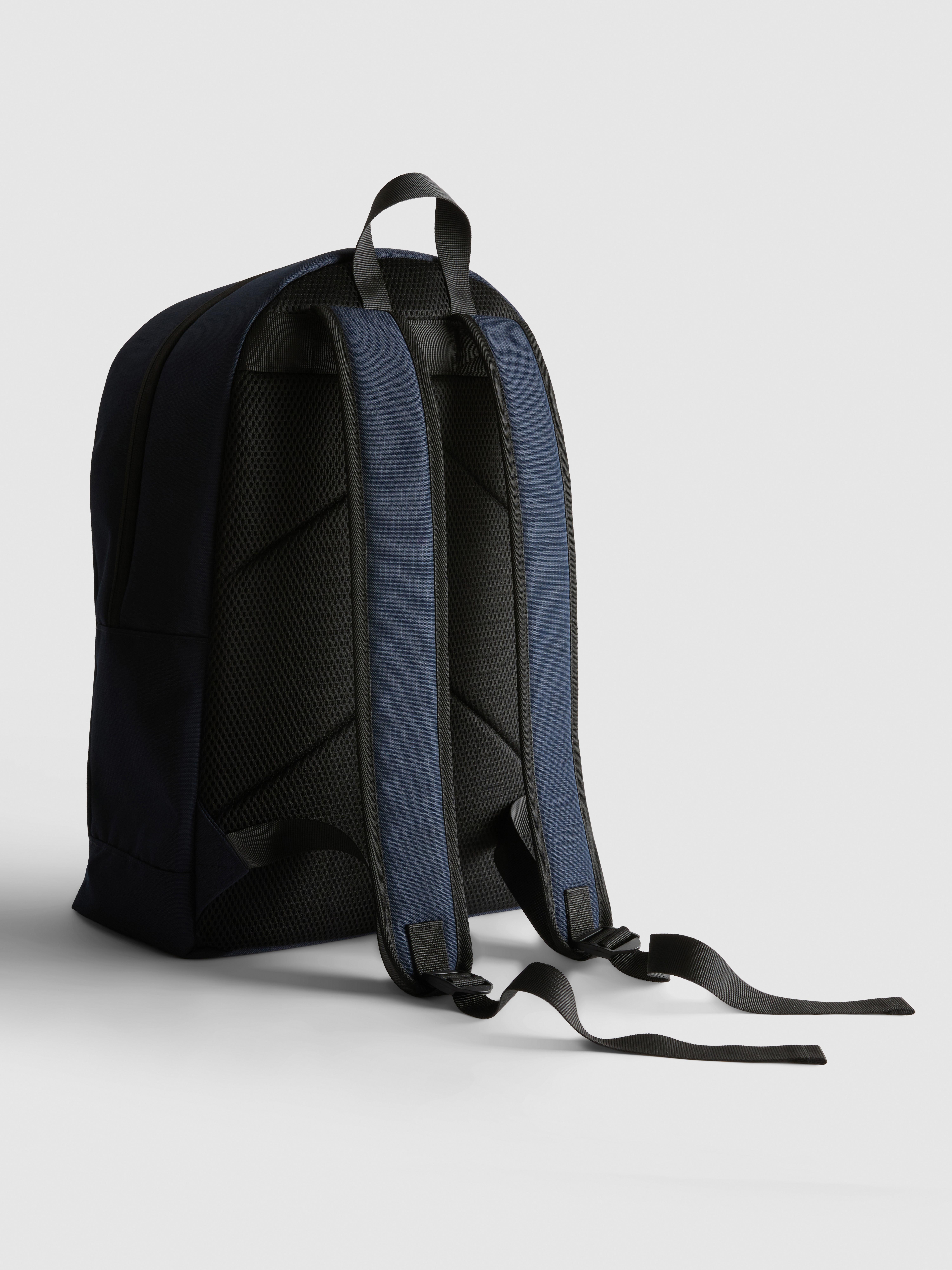 Sac à dos à poche zippée