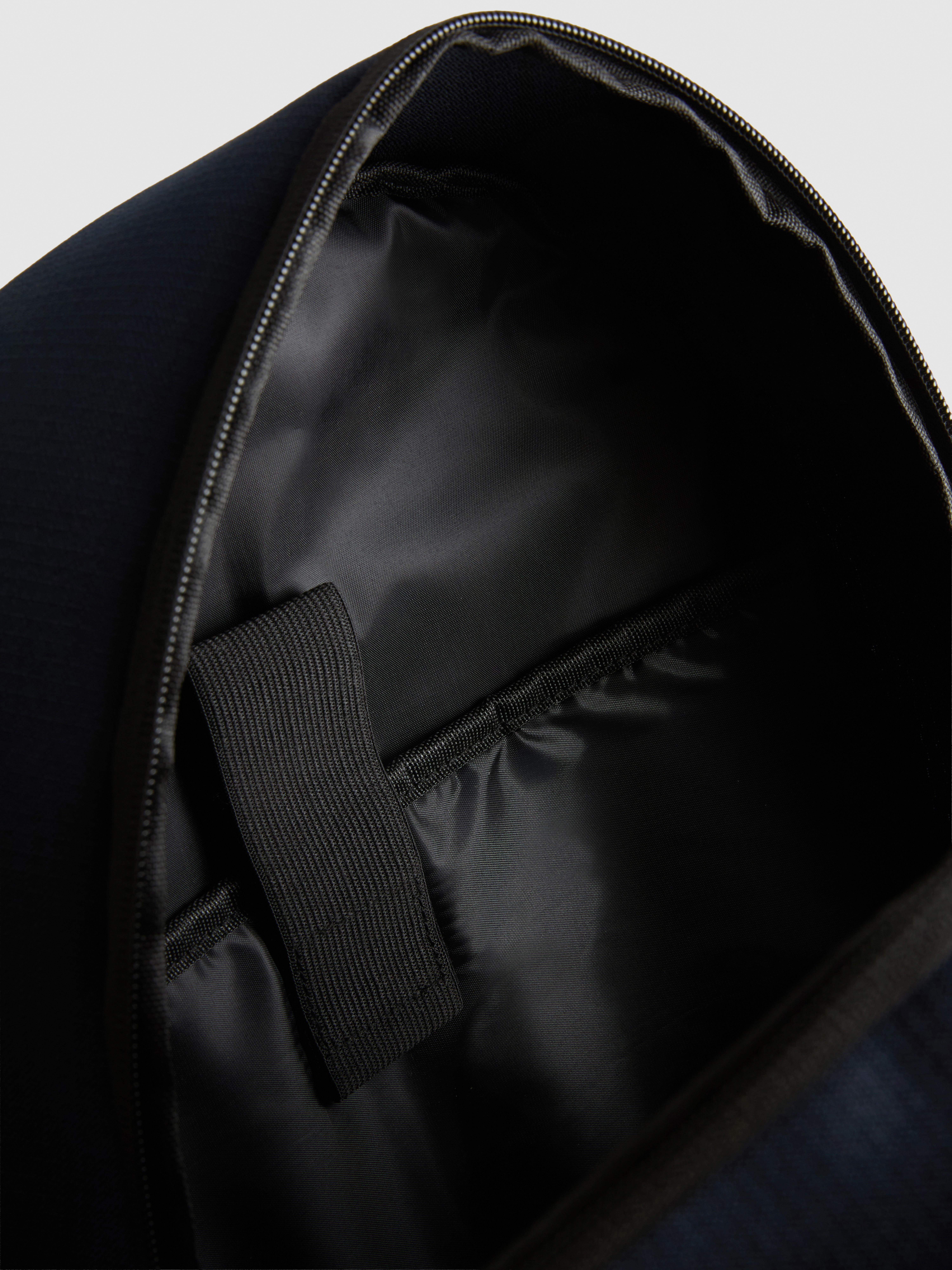 Sac à dos à poche zippée