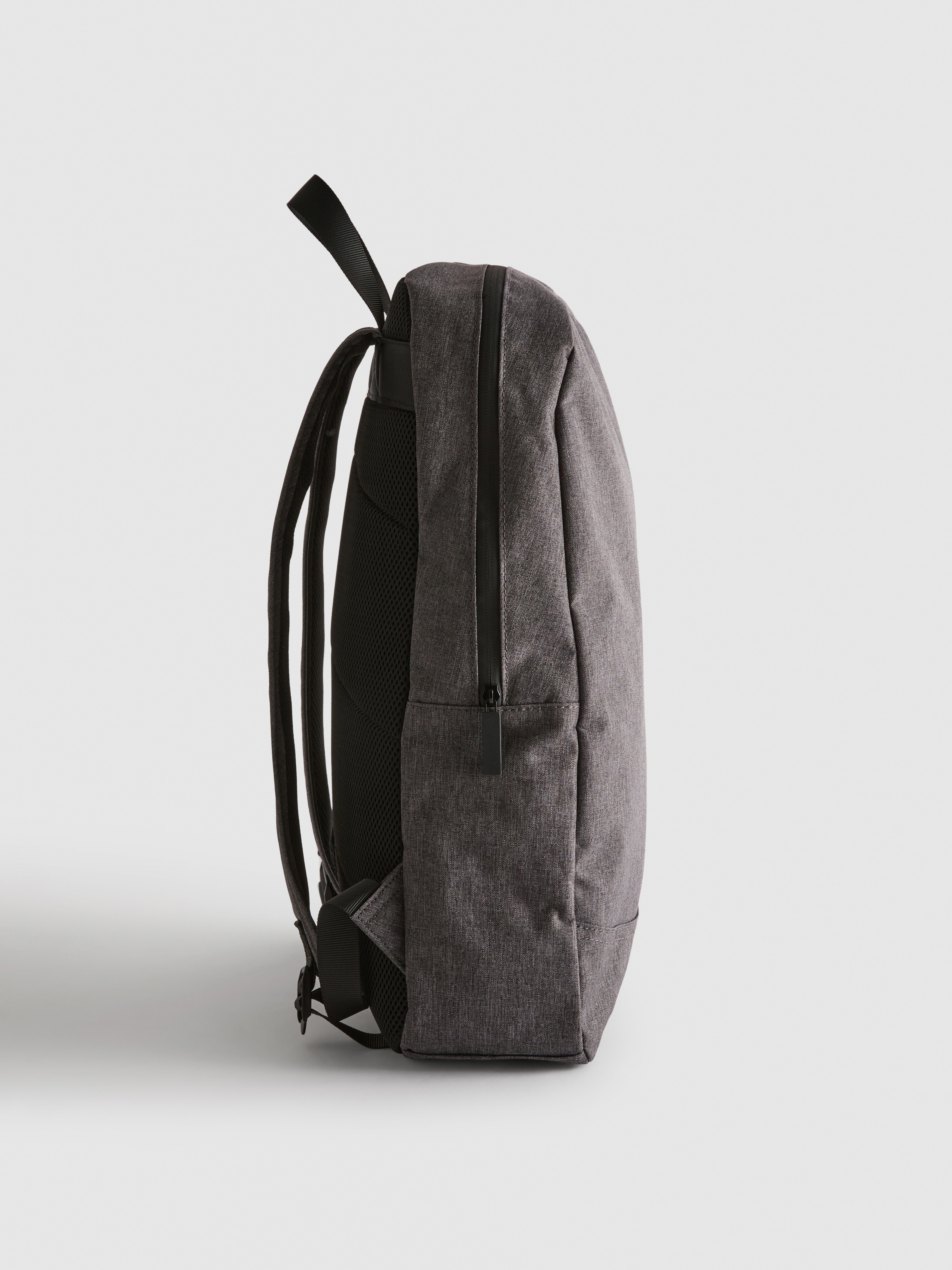 Strukturierter Rucksack mit Reißverschluss
