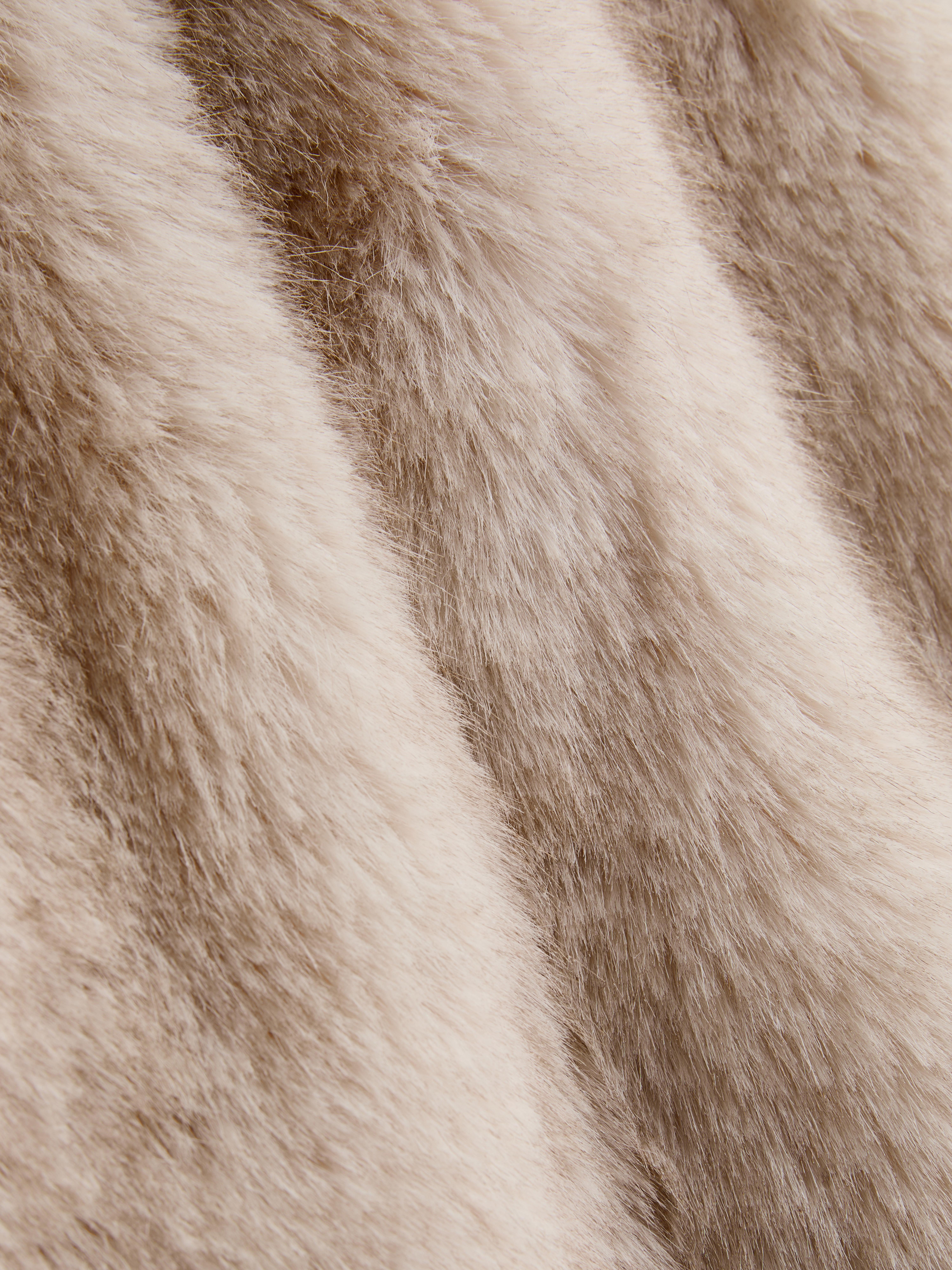 Faux Fur Short Pointed Collar Jacket