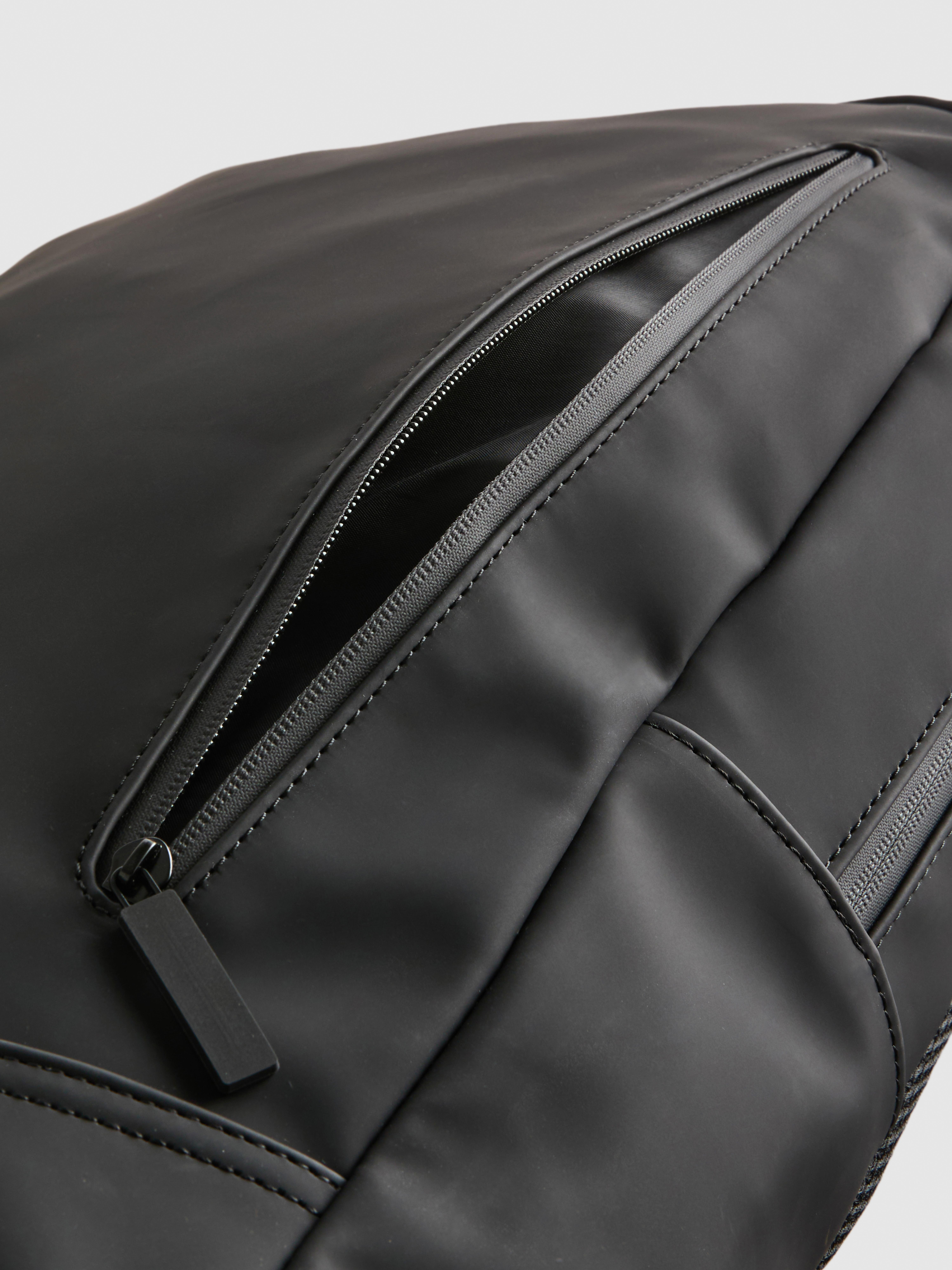 Mochila con bolsillo con cremallera
