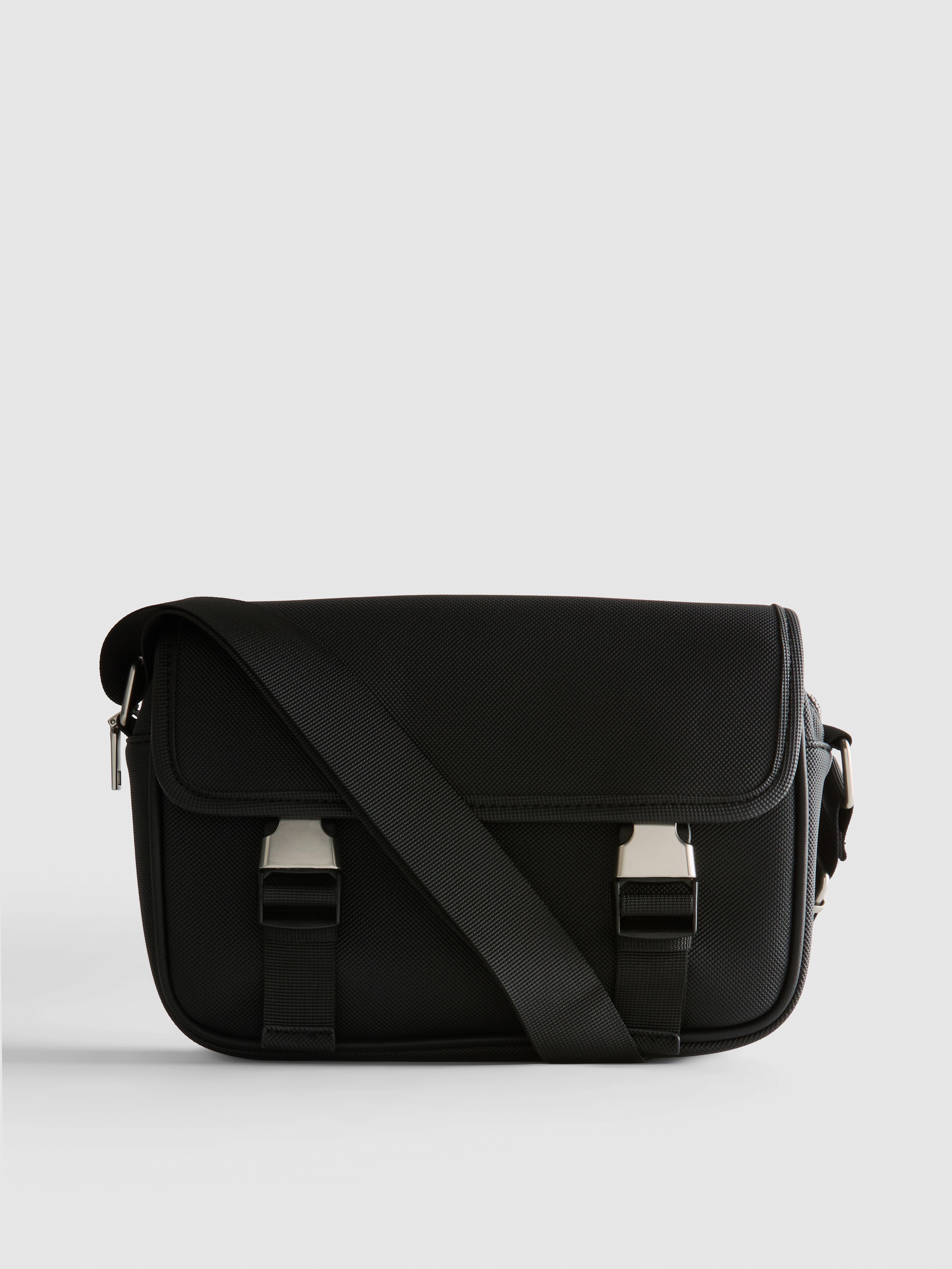 Crossbody kabelka s přezkou The Edit