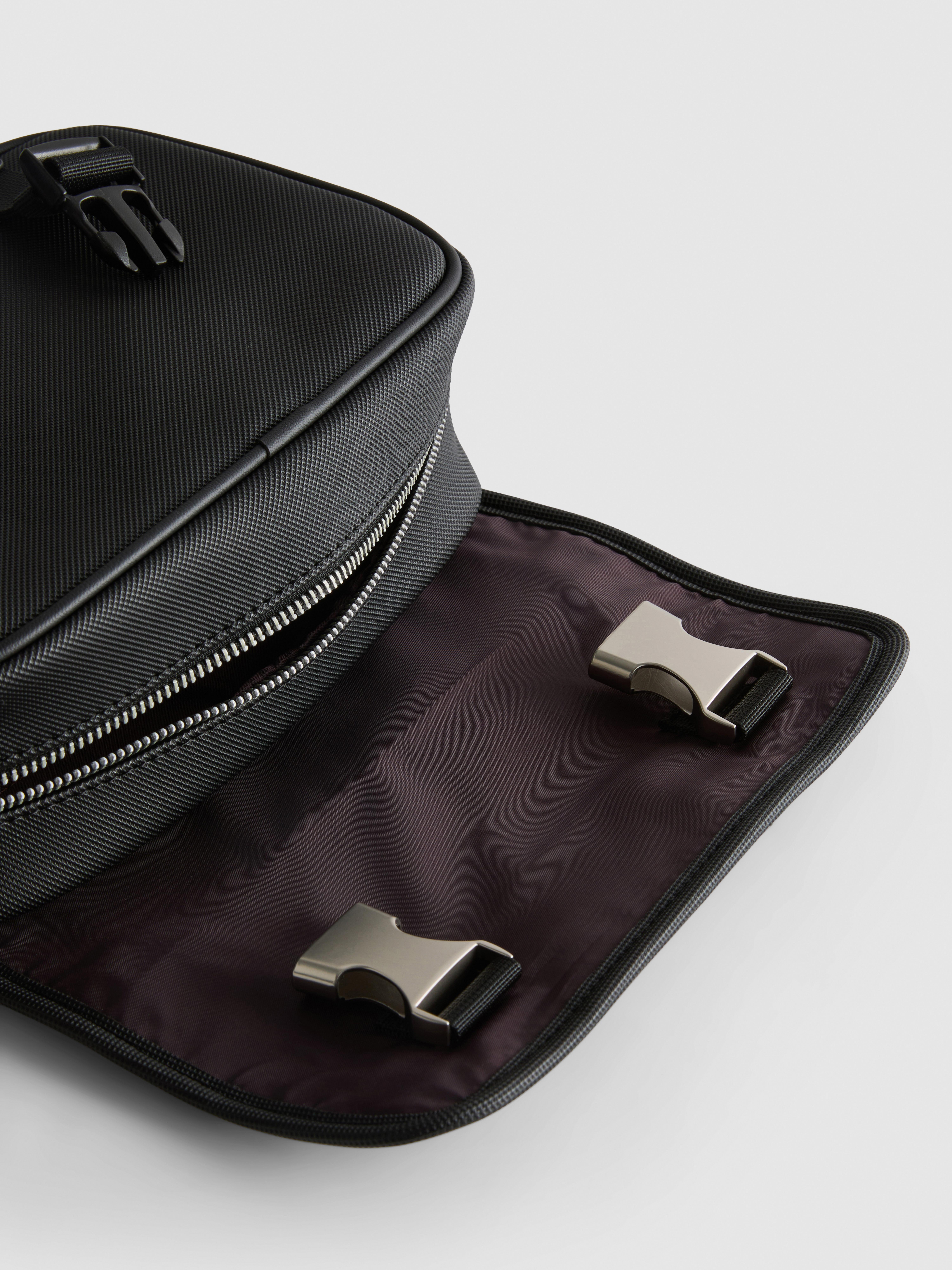 Crossbody kabelka s přezkou The Edit