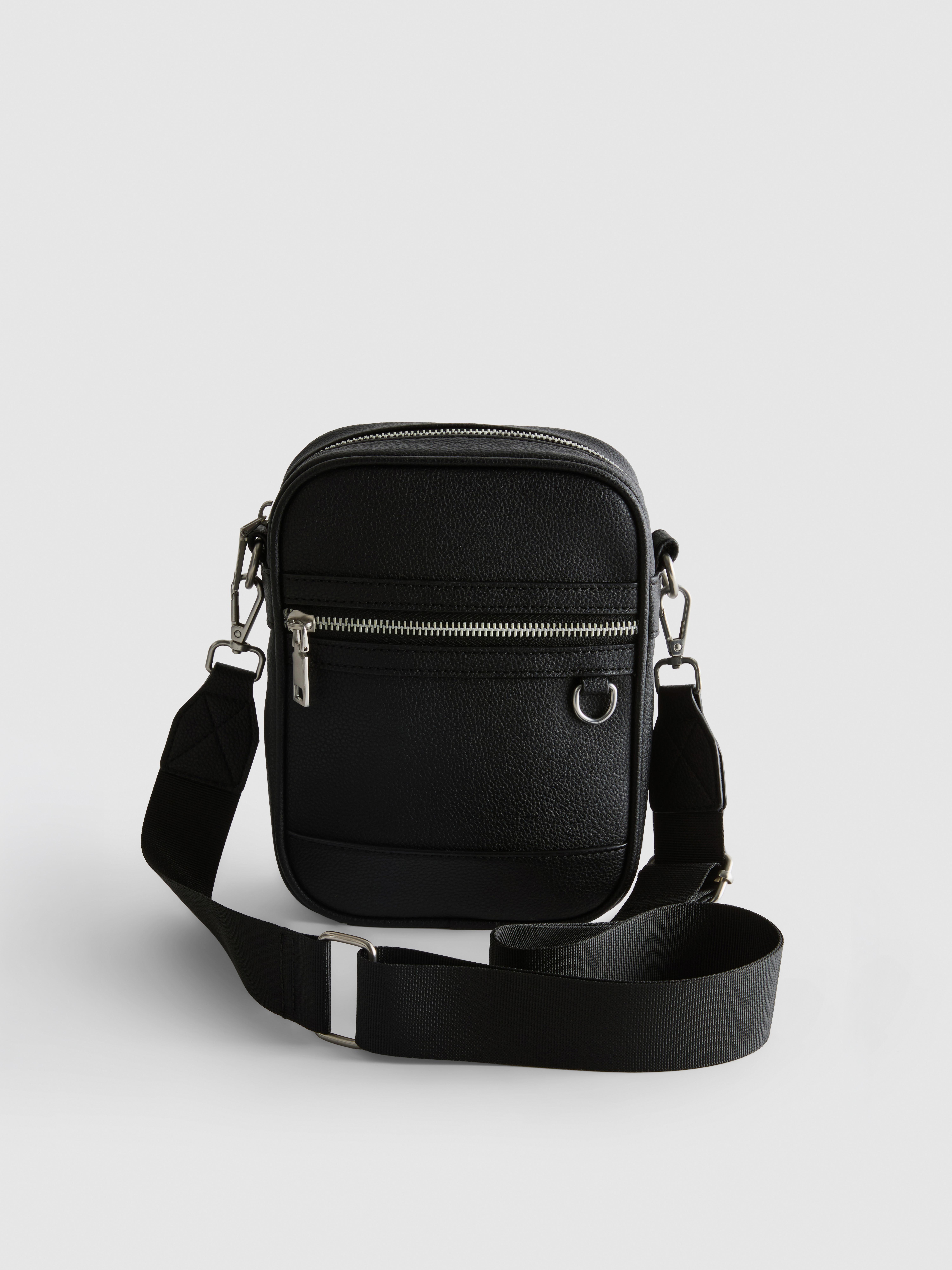 Crossbody kabelka se zipem