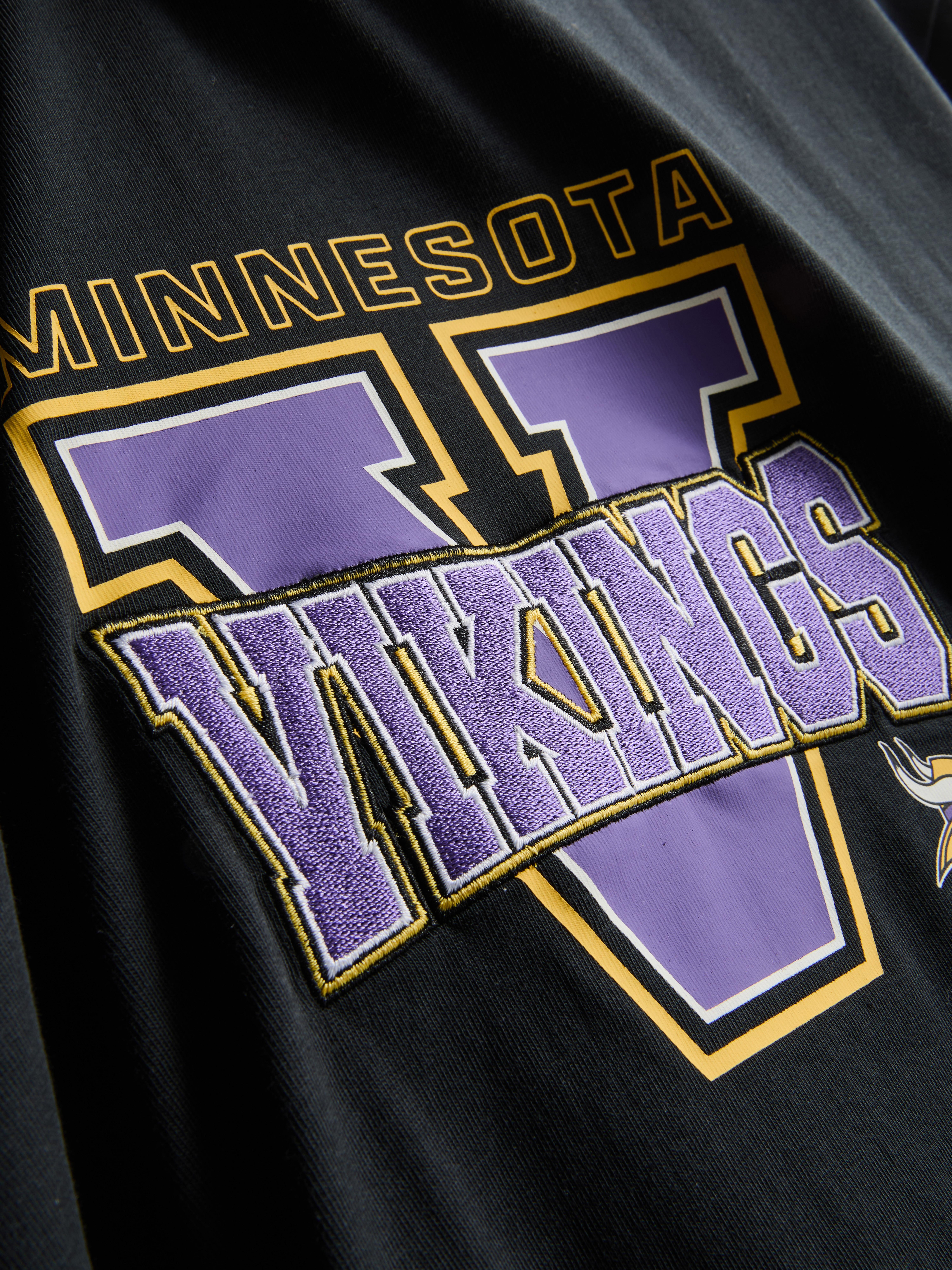 Minnesota Vikings Graphic T-Shirt