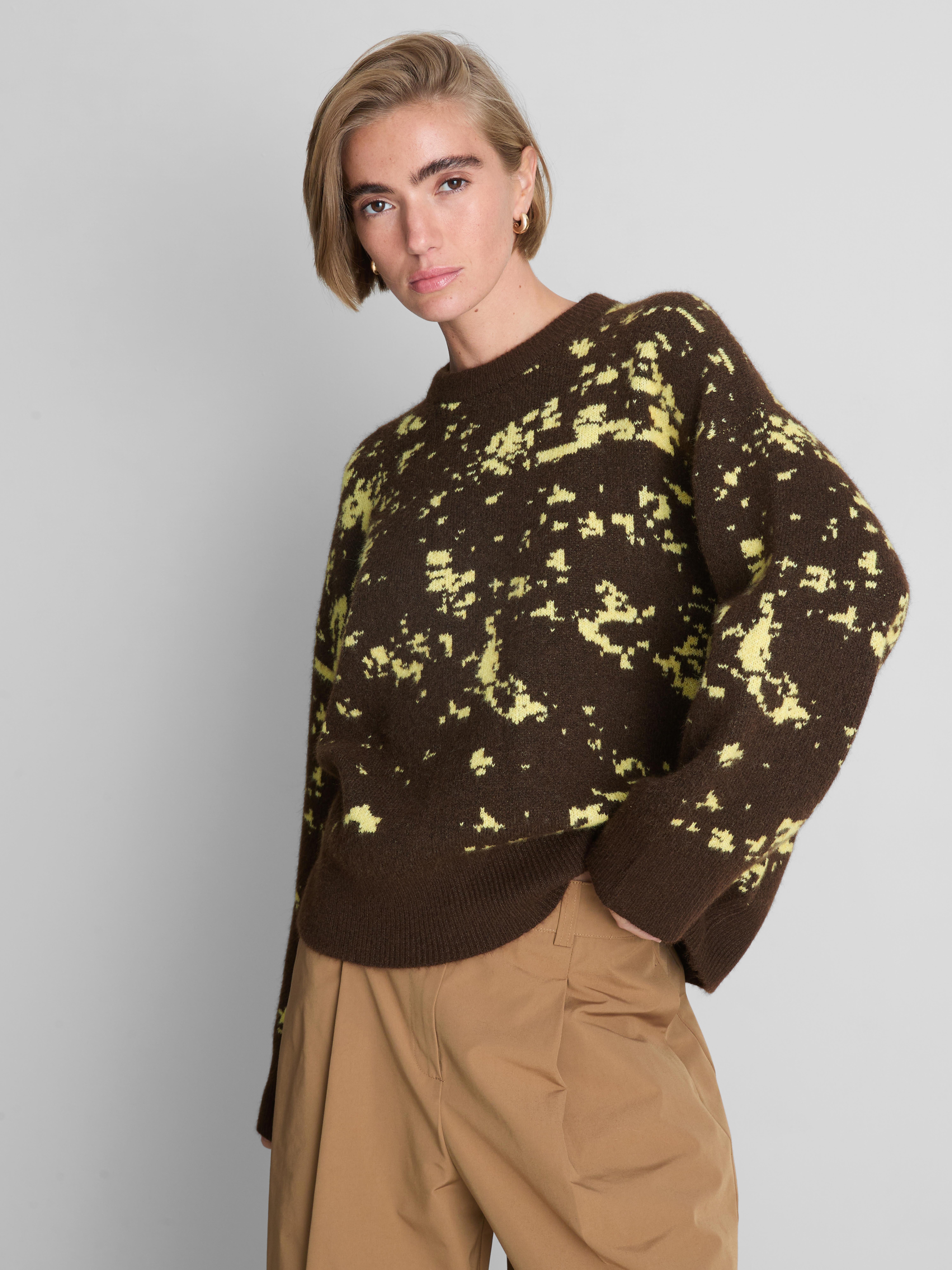 Relaxte gebreide trui met abstract patroon - Geel - Dames | Primark