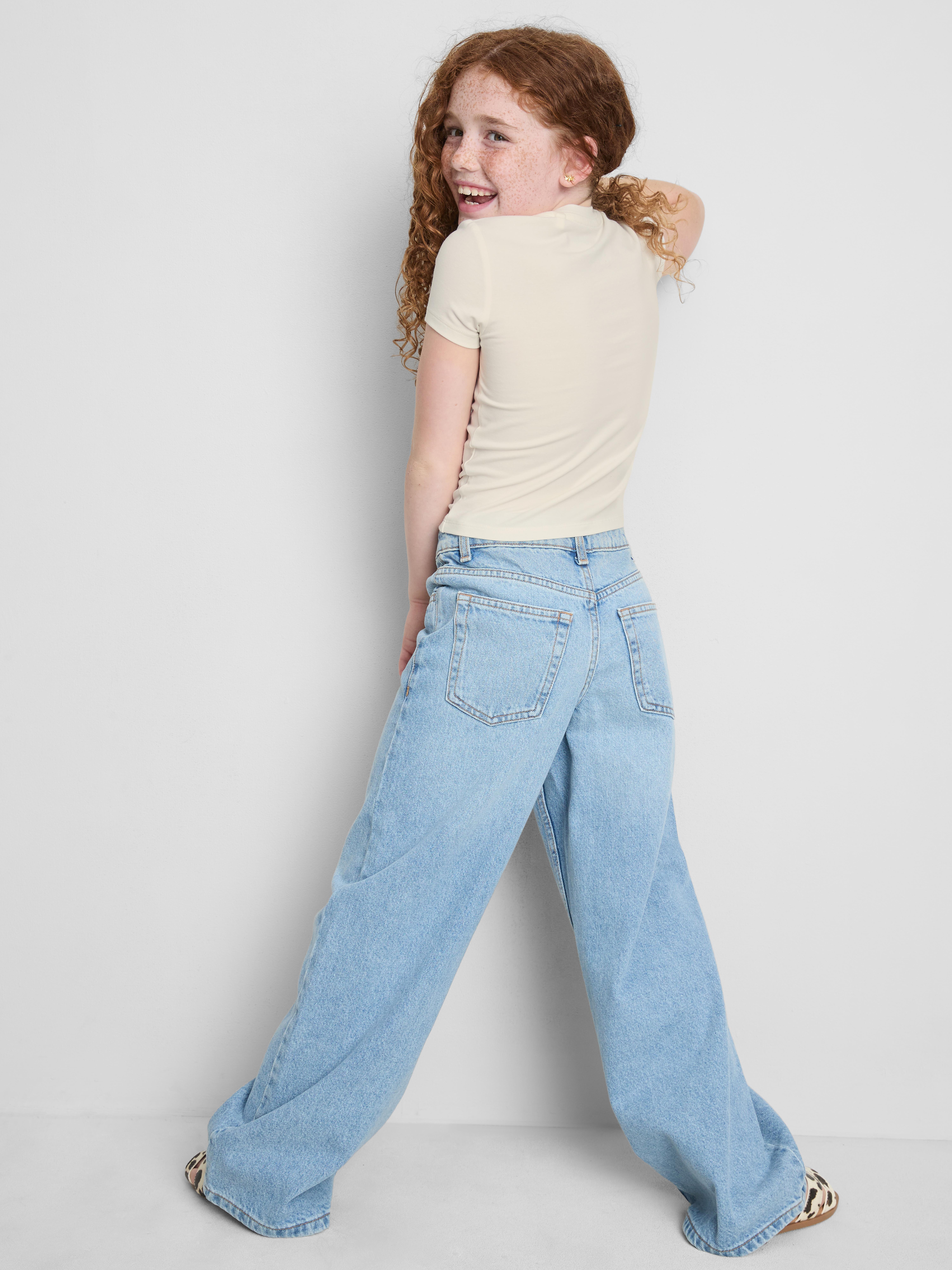 7–15 Jahre | „Zara Larsson“ T-Shirt mit Lush Line-Grafik