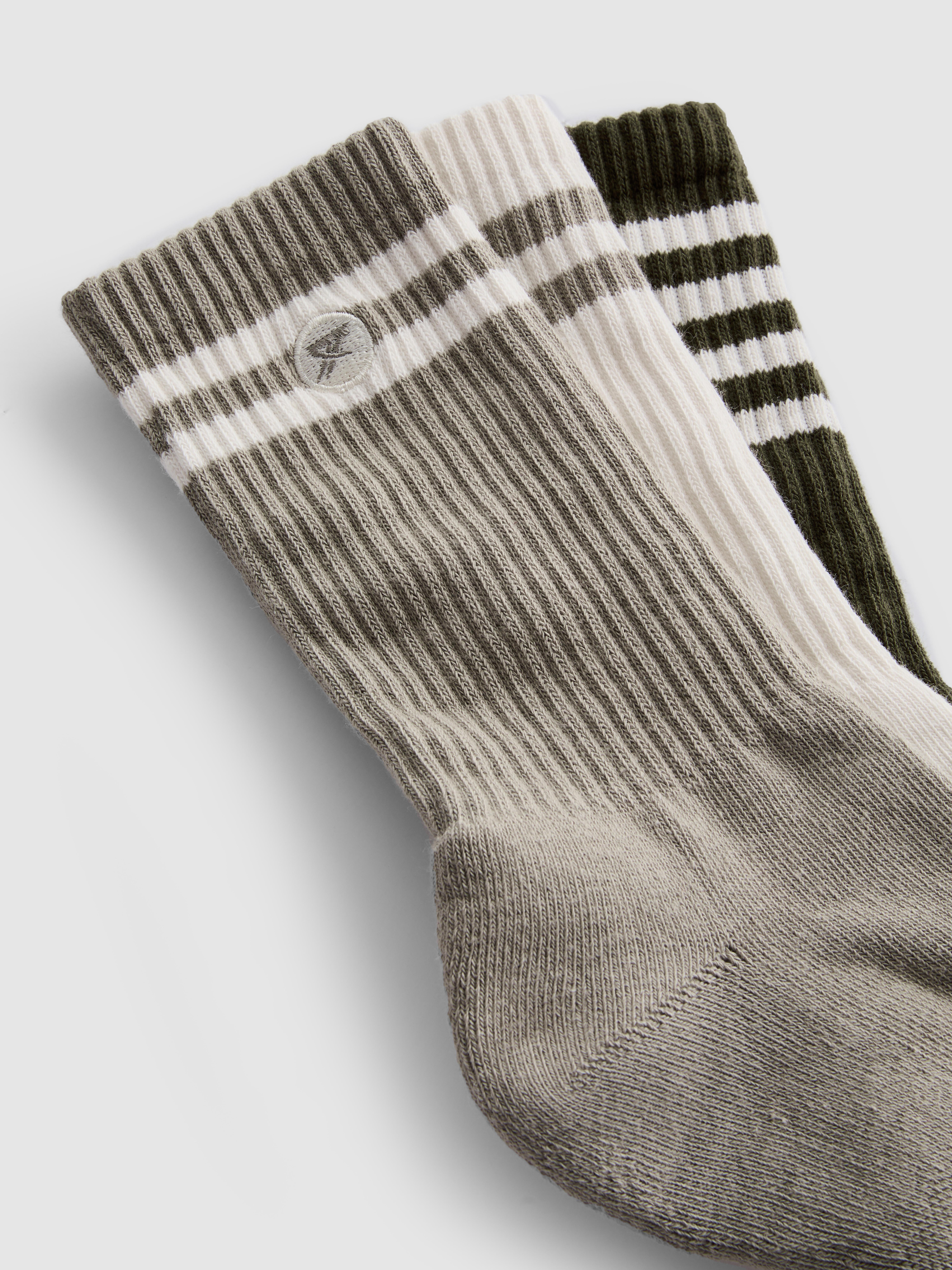 3pk Cotton Rich Active Embroidered Crew Socks