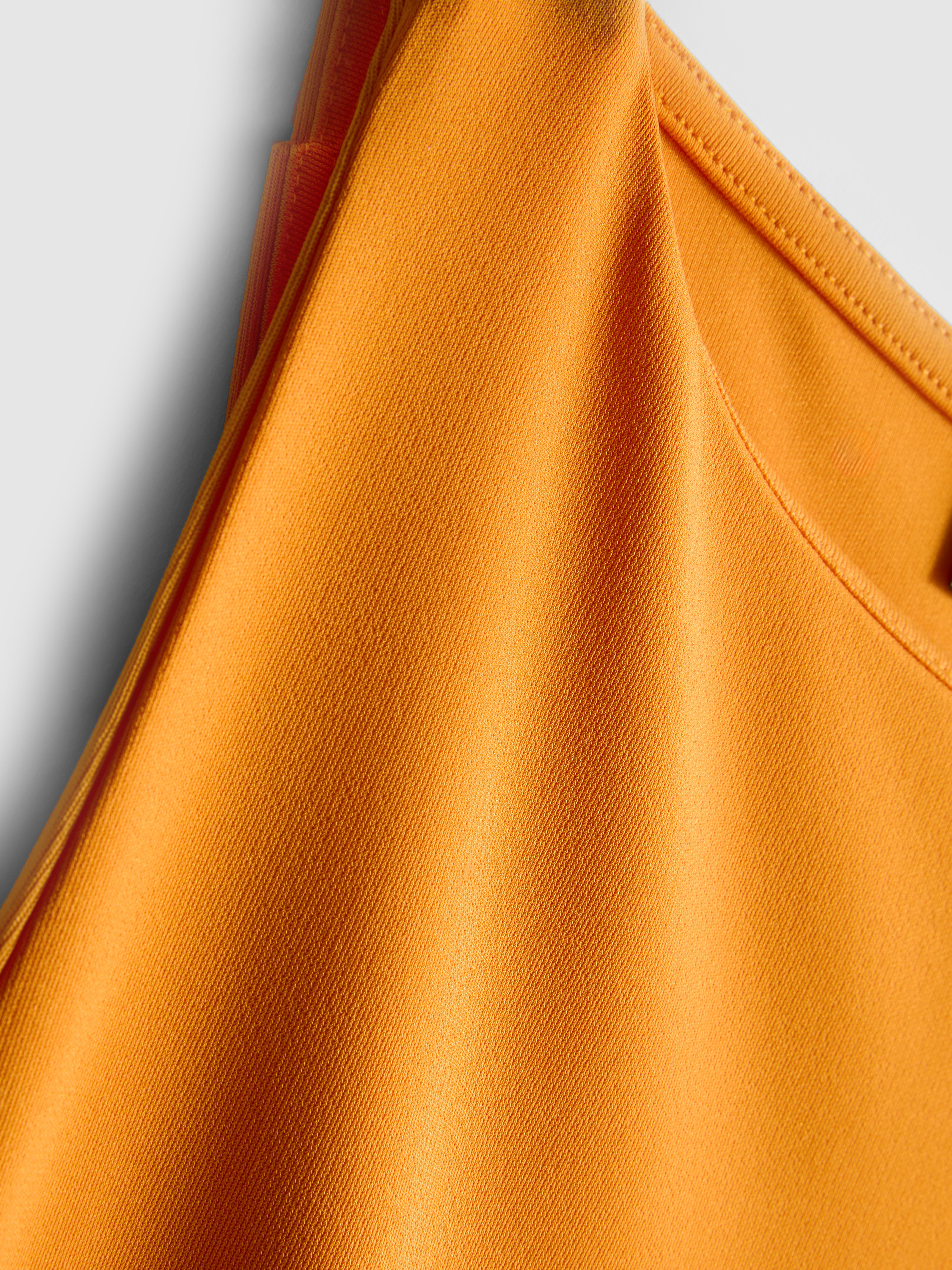 Asymmetrische midi-jurk met verlaagde zoom