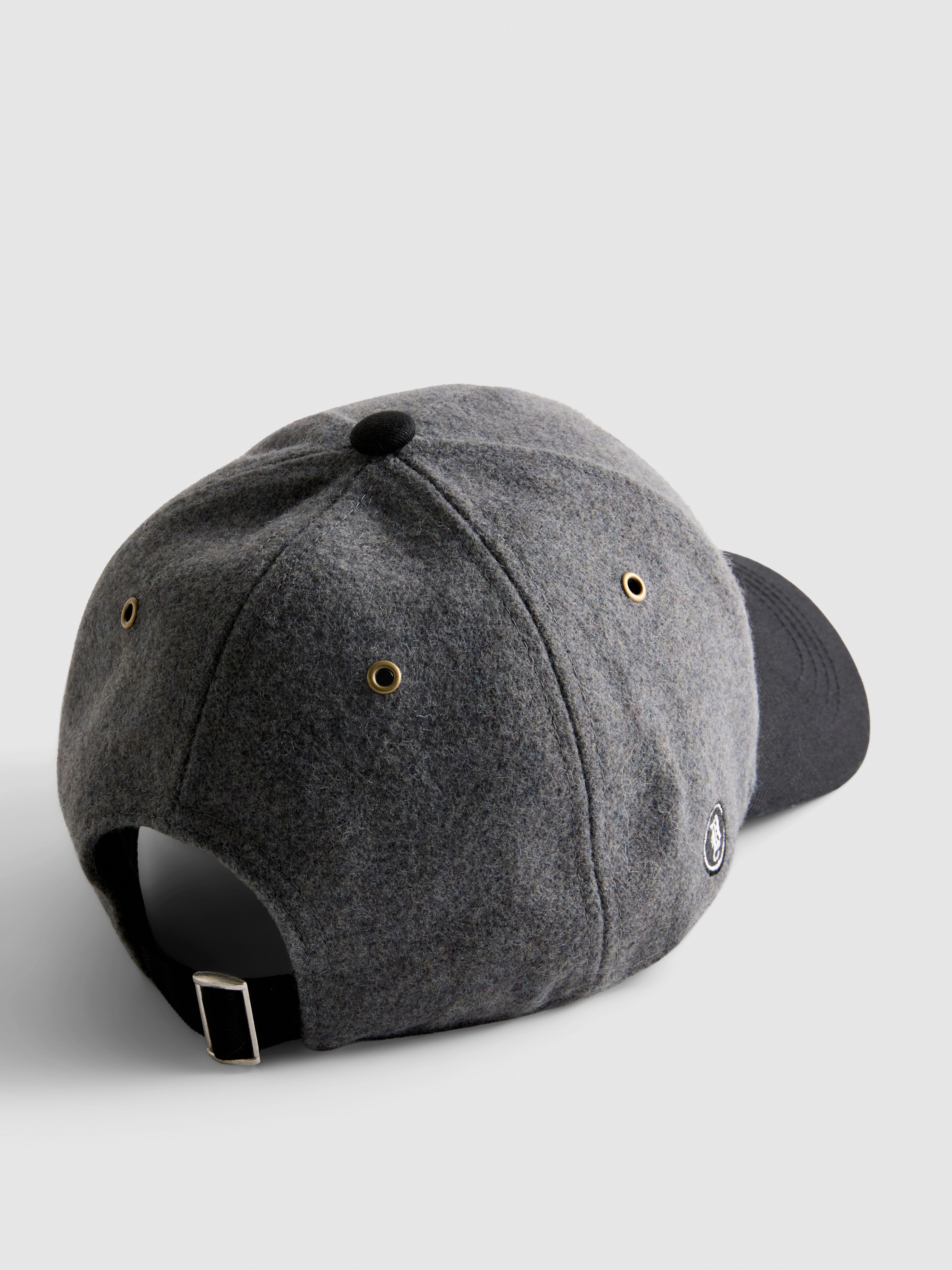 Les Arcs Embroidered Baseball Cap