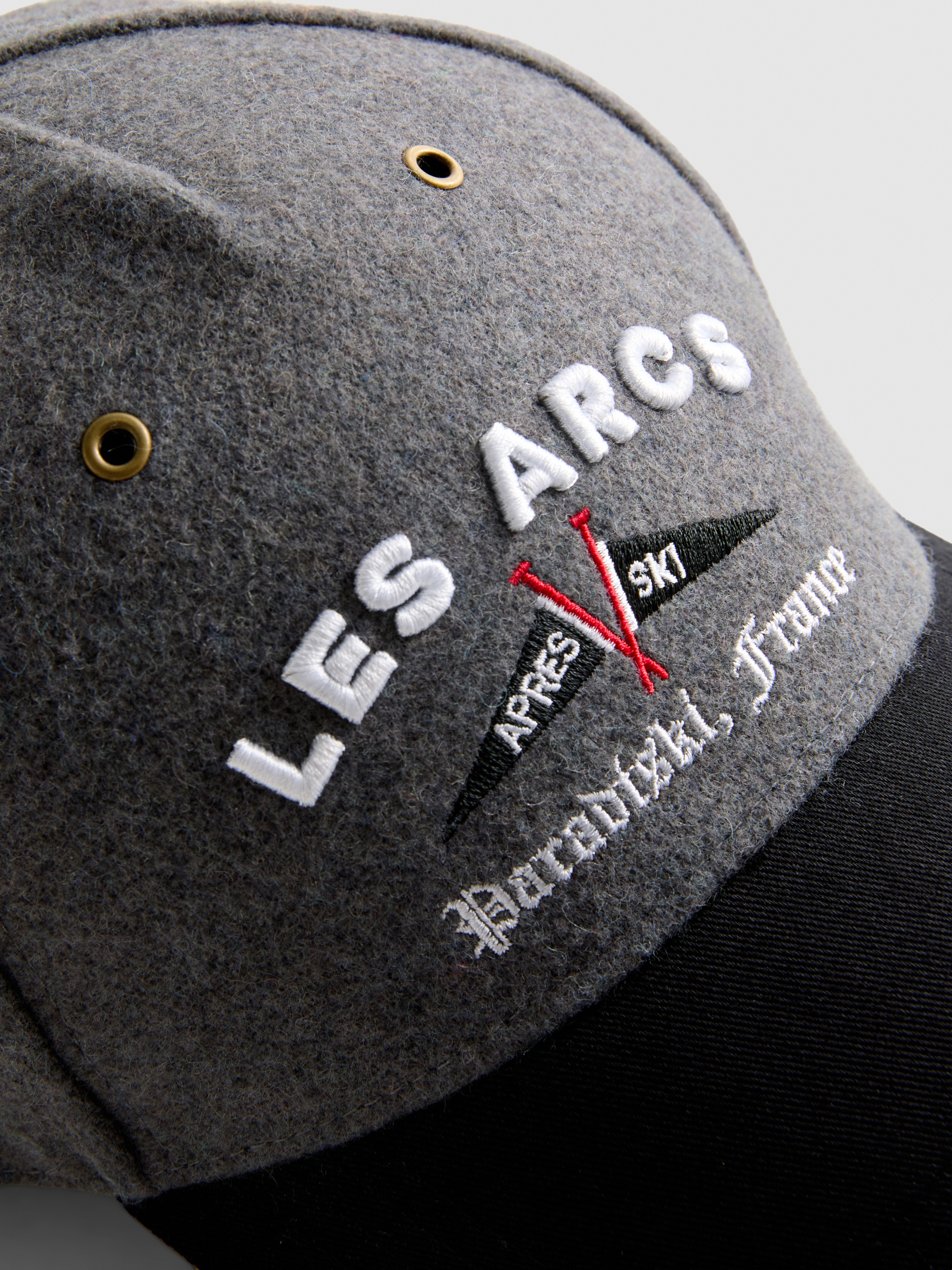 Les Arcs Embroidered Baseball Cap