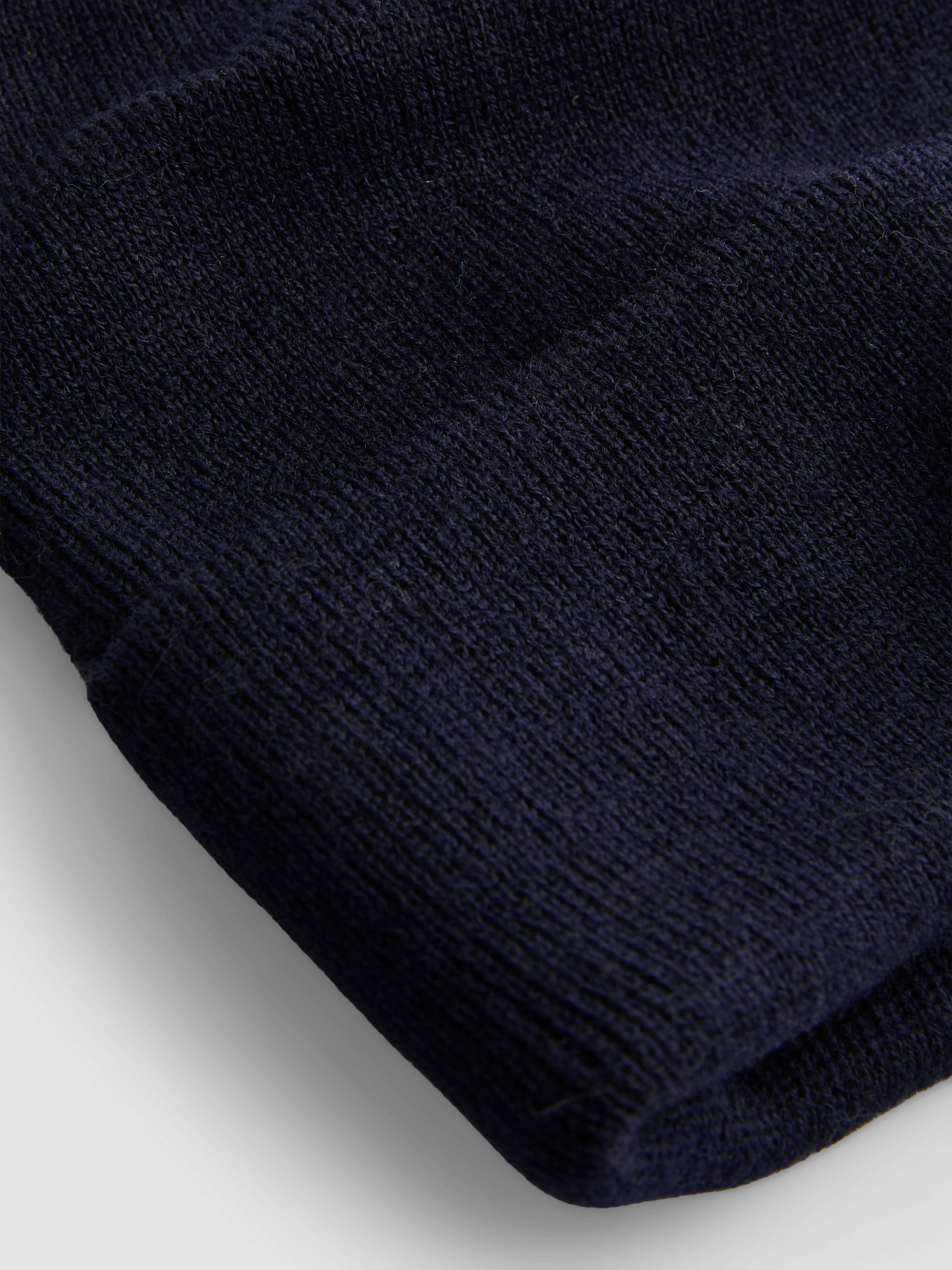 Gorro de punto con borde vuelto ancho