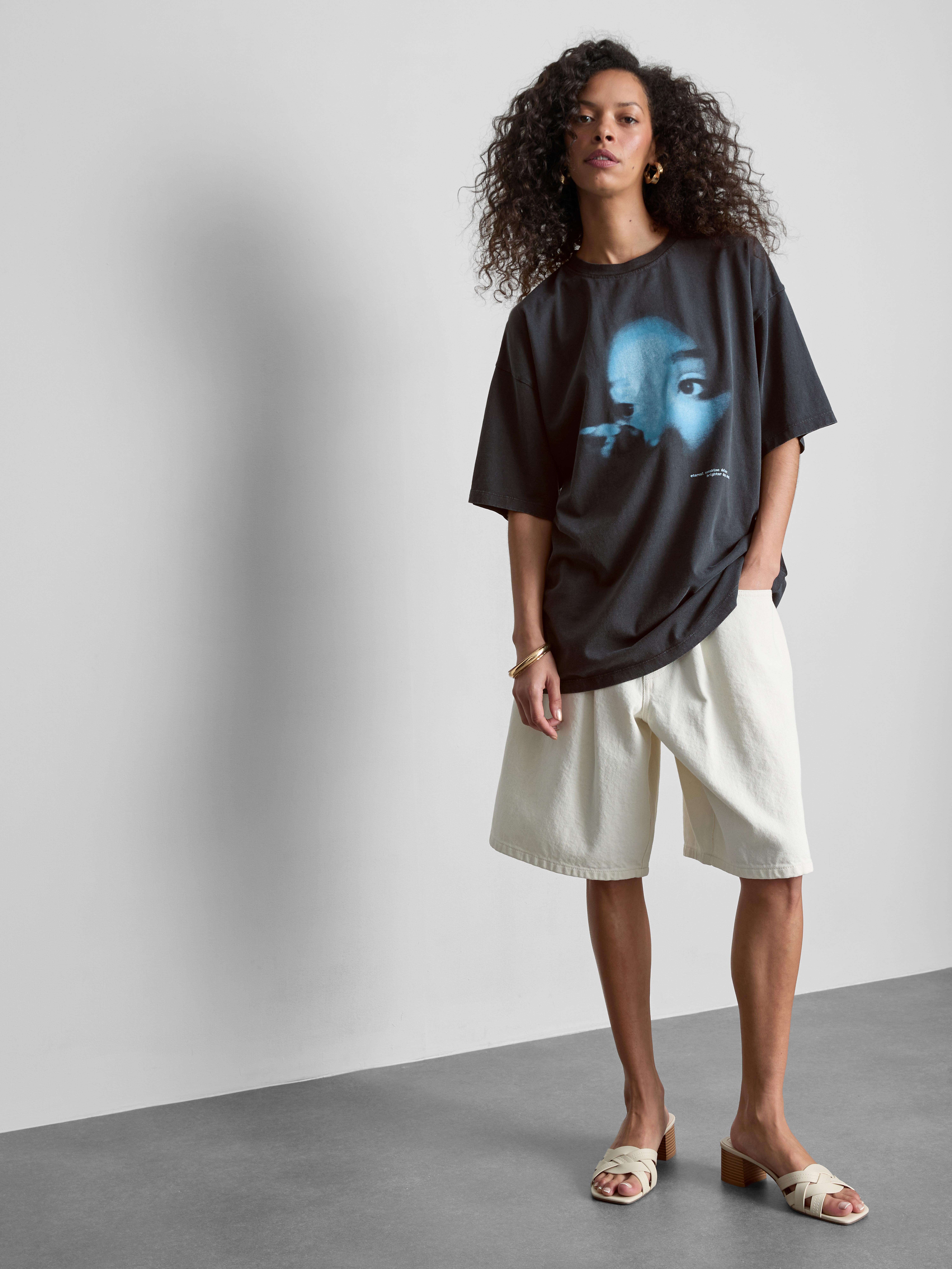 Camiseta oversize con estampado de Ariana Grande