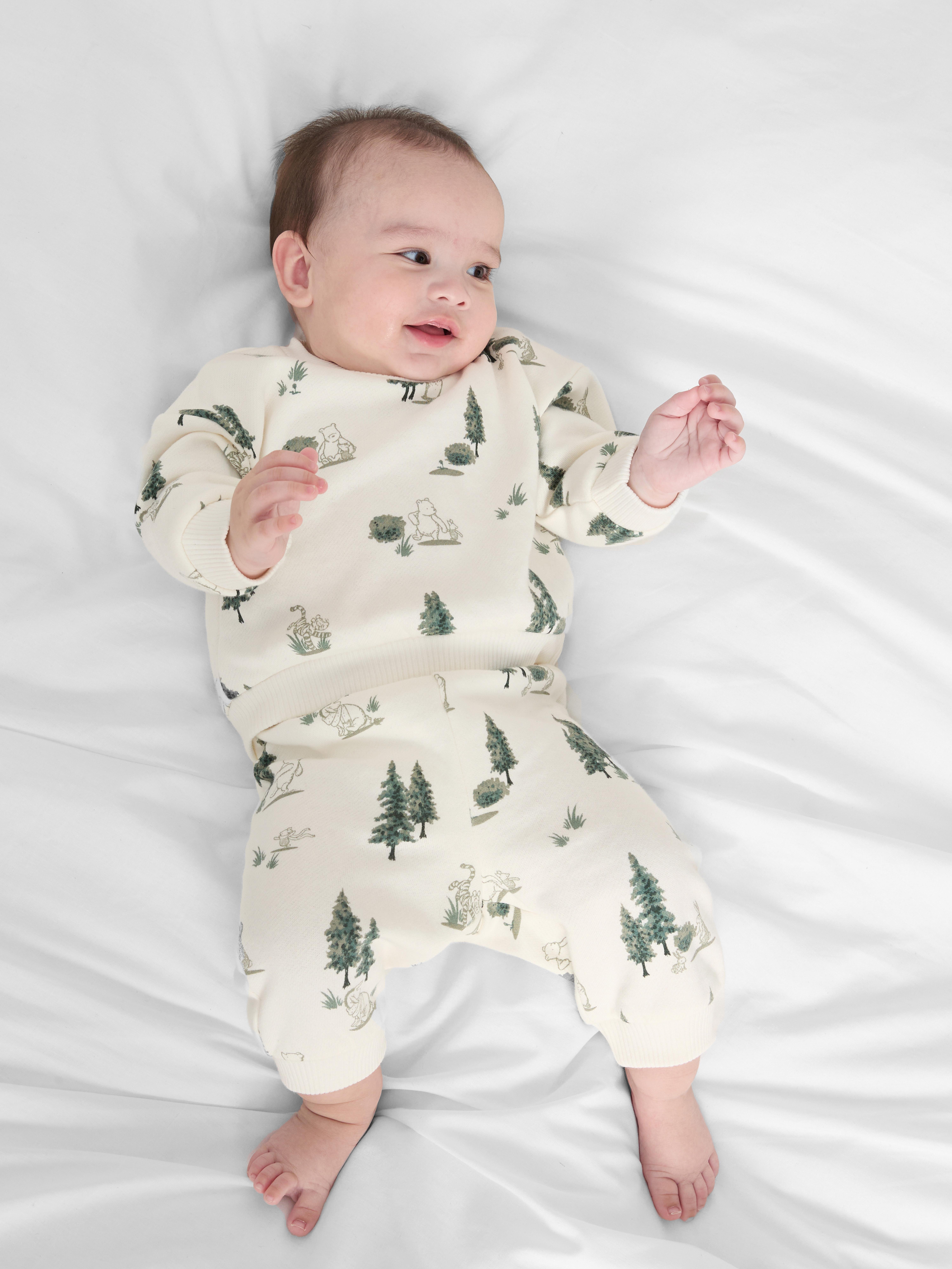 0-18mths | Disney’s Winnie The Pooh Sweatshirt and Joggers Newborn Set