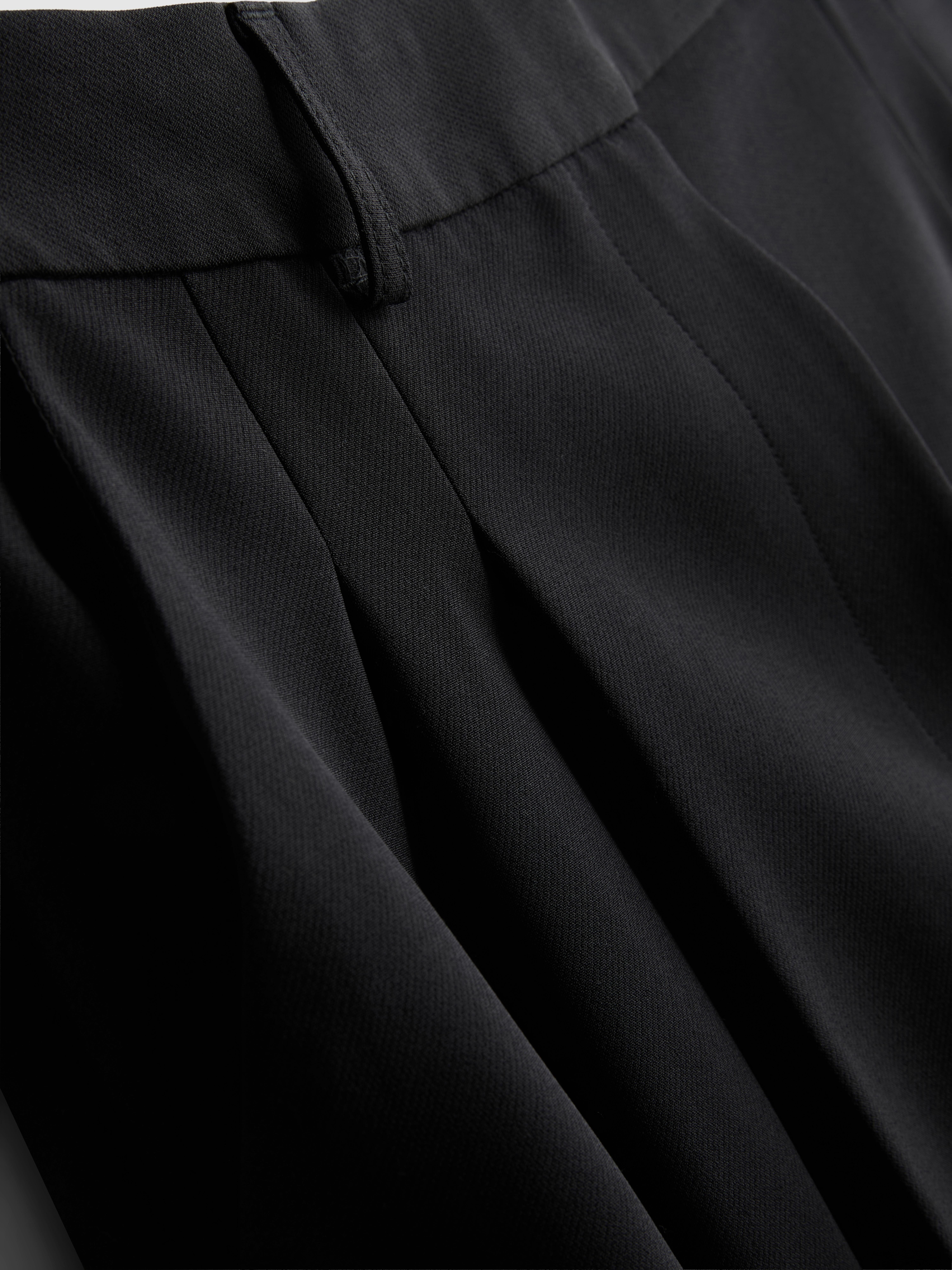 Pleated Wide Leg Pants