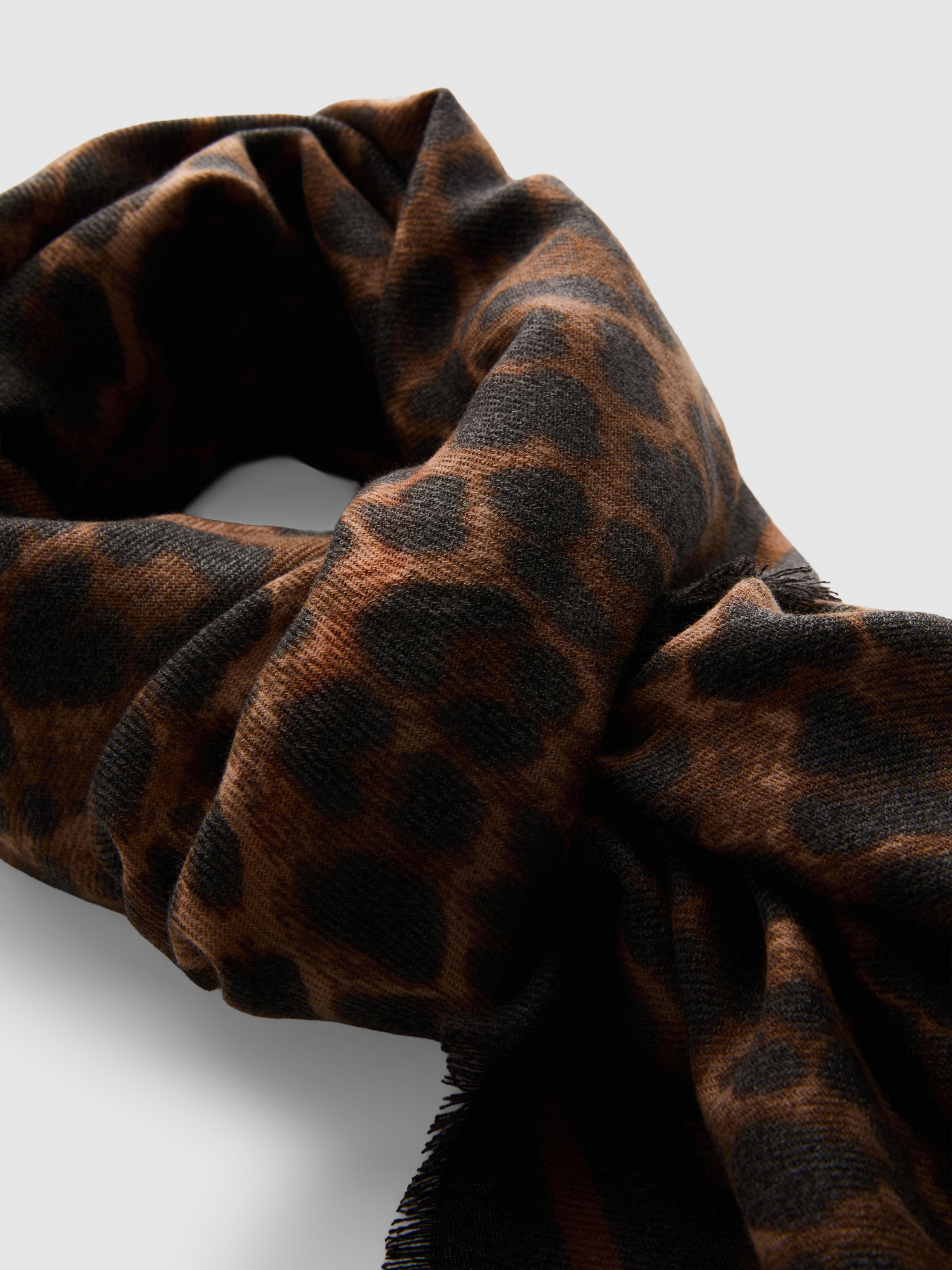 Woven Leopard Print Scarf