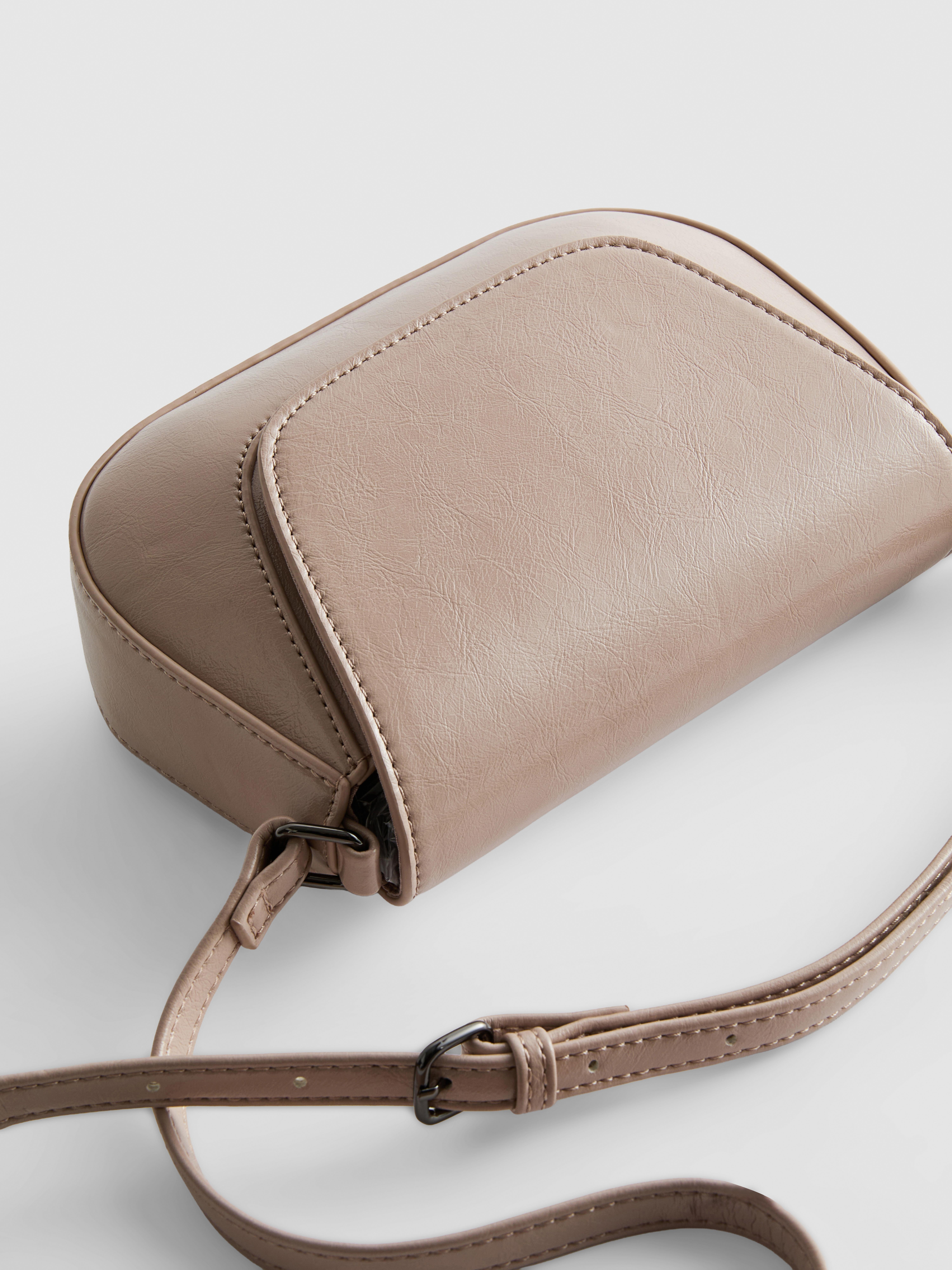 Petit sac à bandoulière et rabat