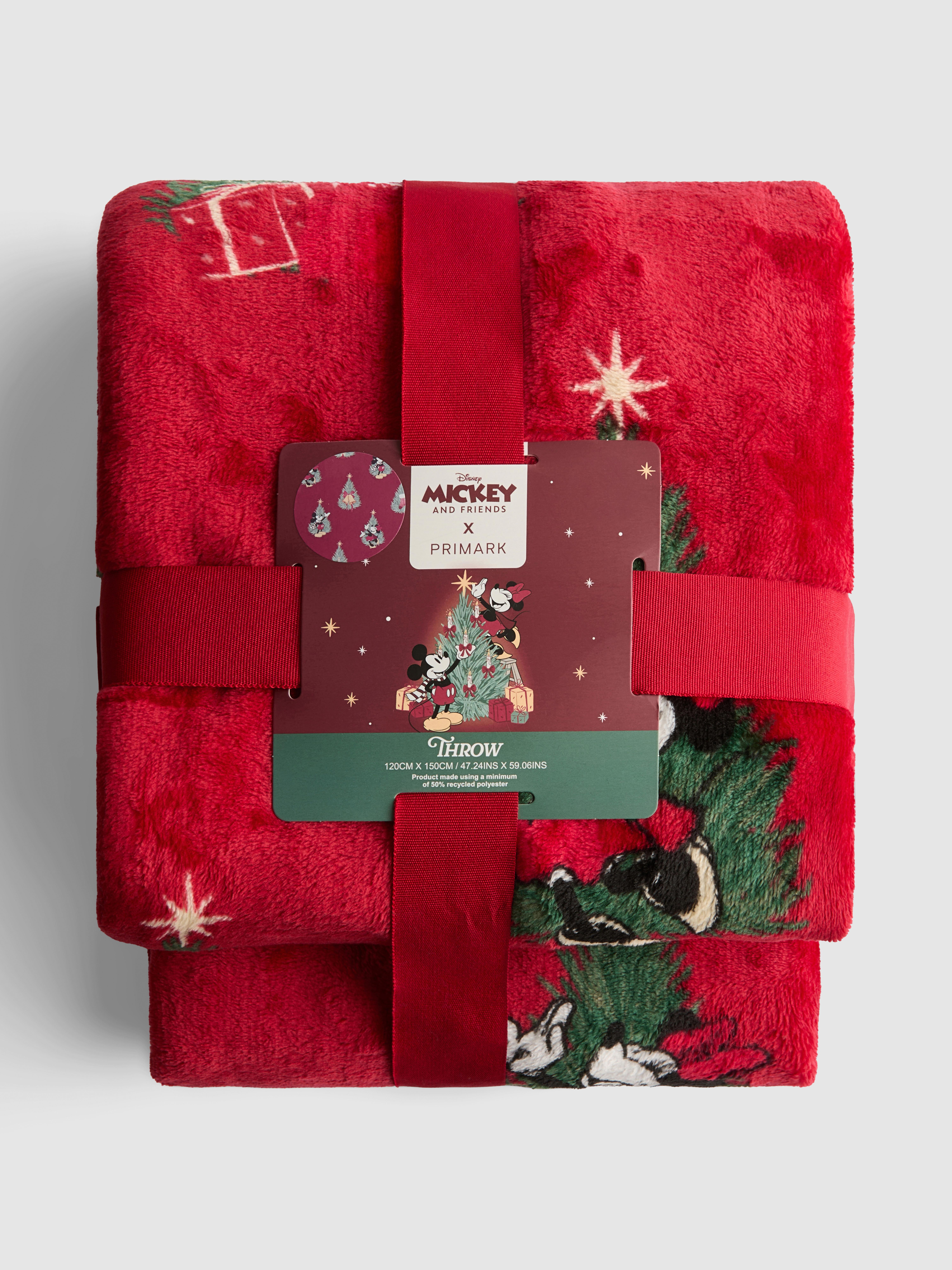 Disney's Mickey Mouse and Friends Christmas Fleece Throw