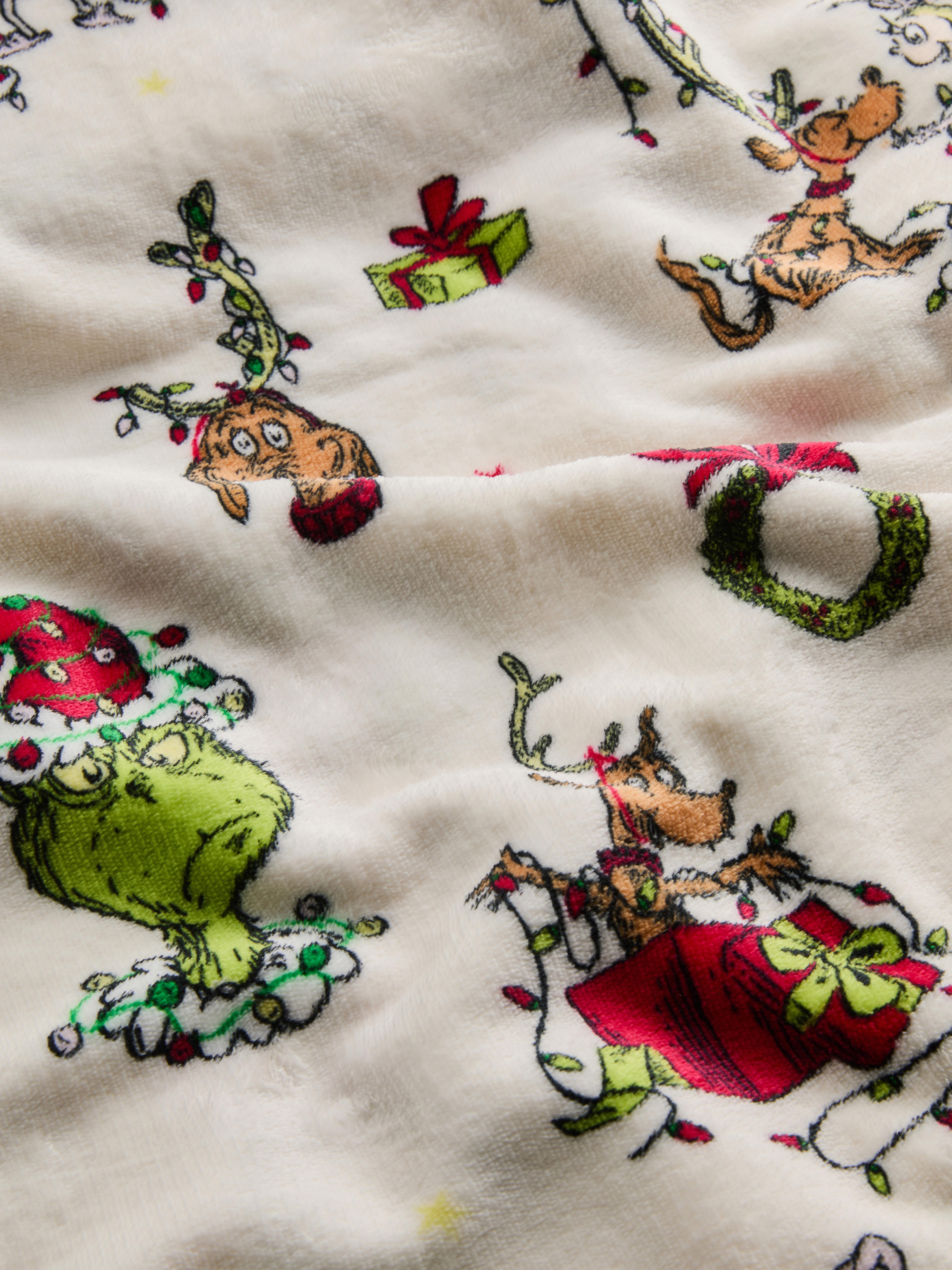 Green The Grinch Family Christmas Throw | Primark